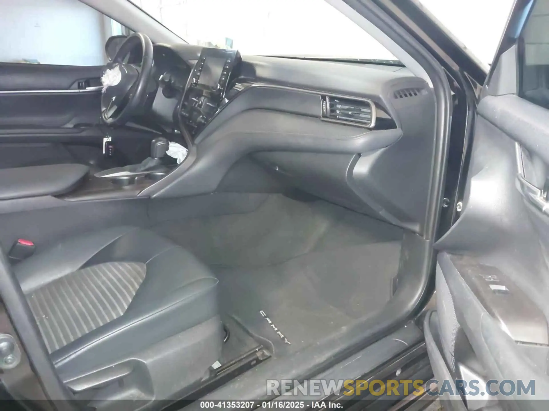 5 fotografías del automóvil dañado 4T1T11AK9MU613194 TOYOTA CAMRY 2021