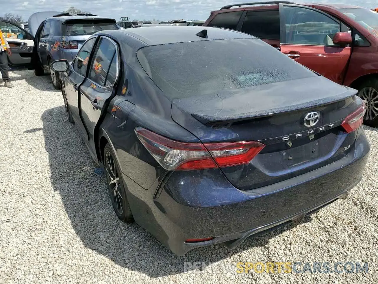 3 fotografías del automóvil dañado 4T1T11AKXMU483118 TOYOTA CAMRY 2021