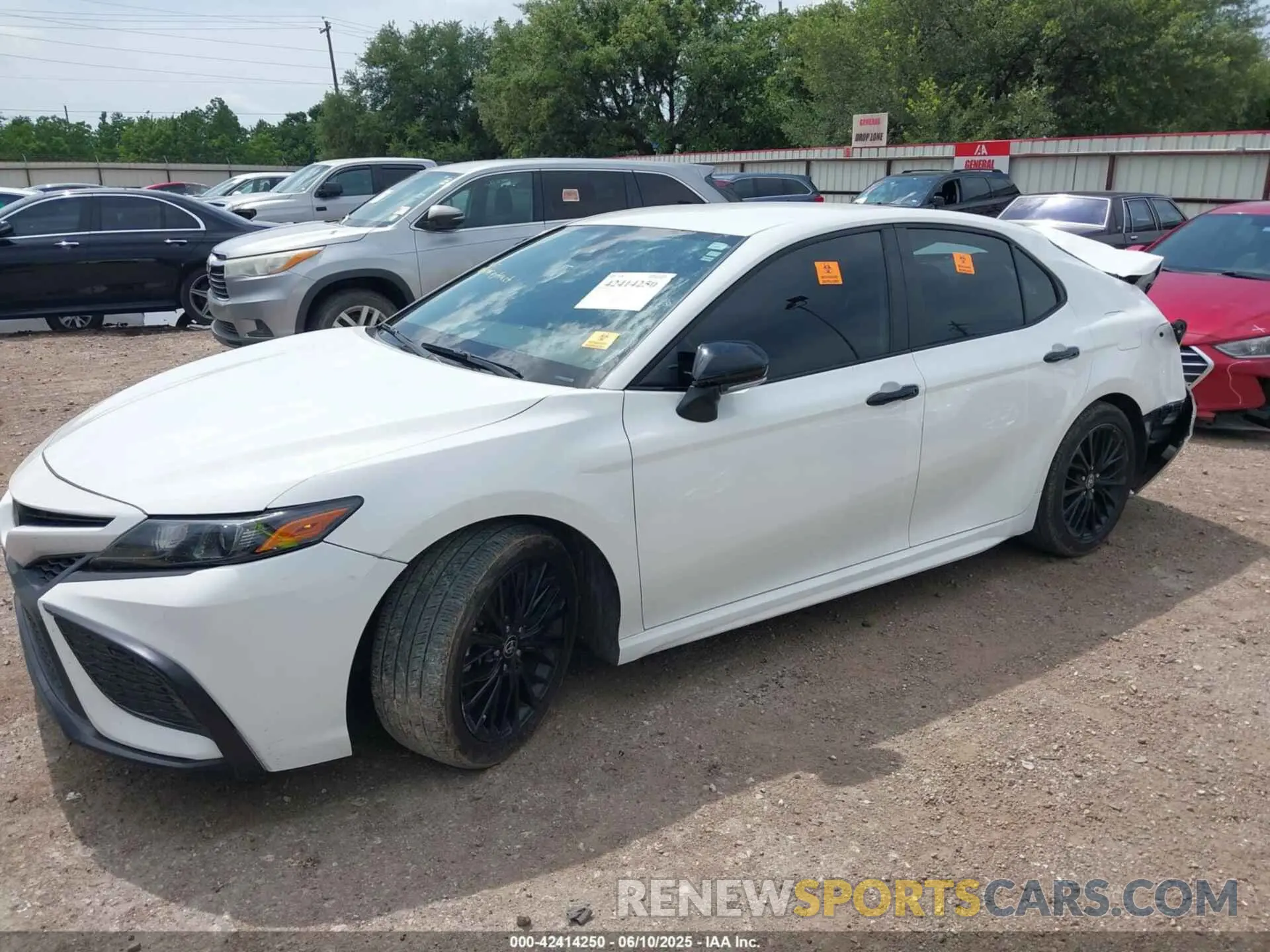 14 fotografías del automóvil dañado 4T1T11AKXMU494992 TOYOTA CAMRY 2021