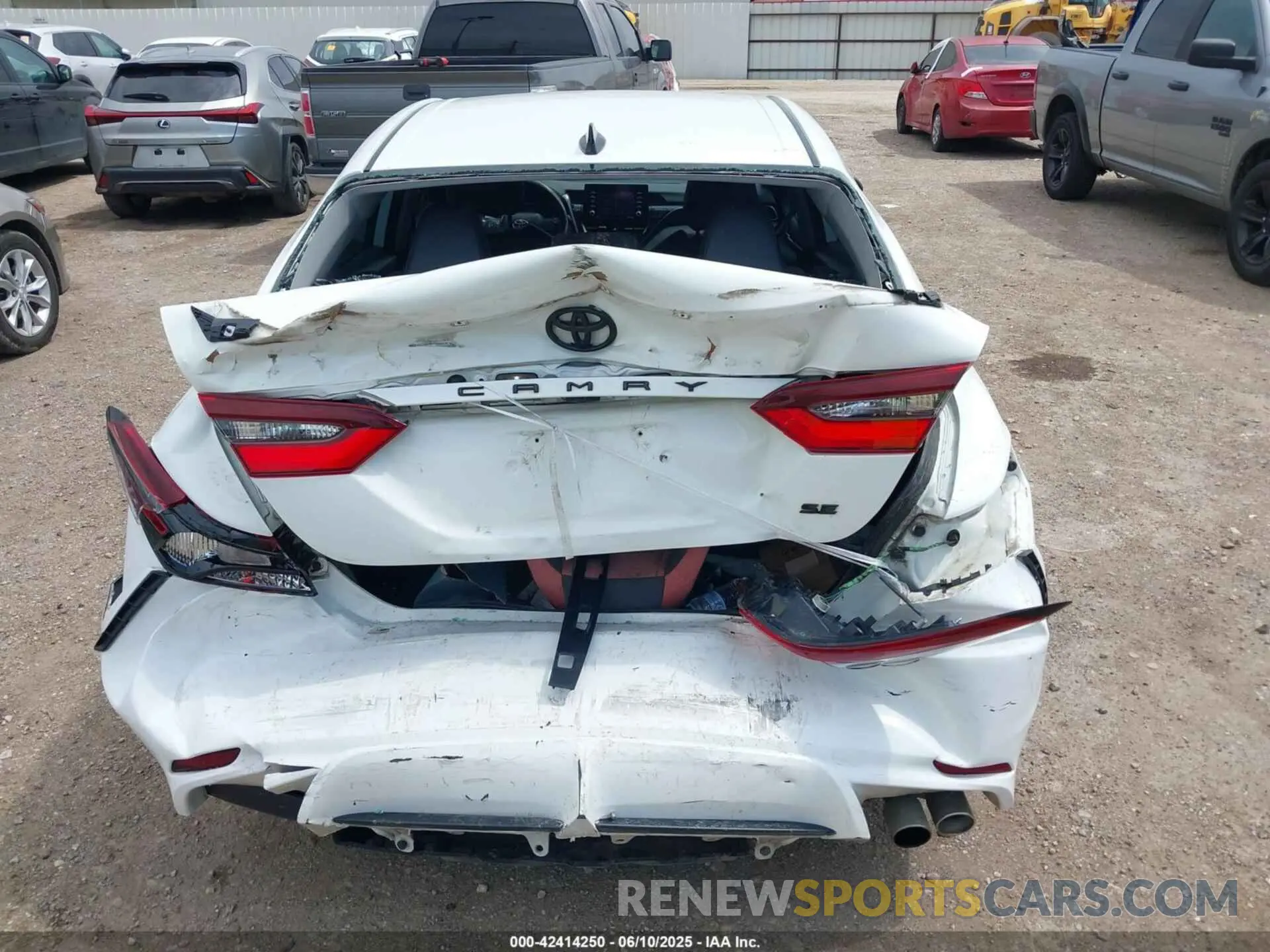 16 fotografías del automóvil dañado 4T1T11AKXMU494992 TOYOTA CAMRY 2021