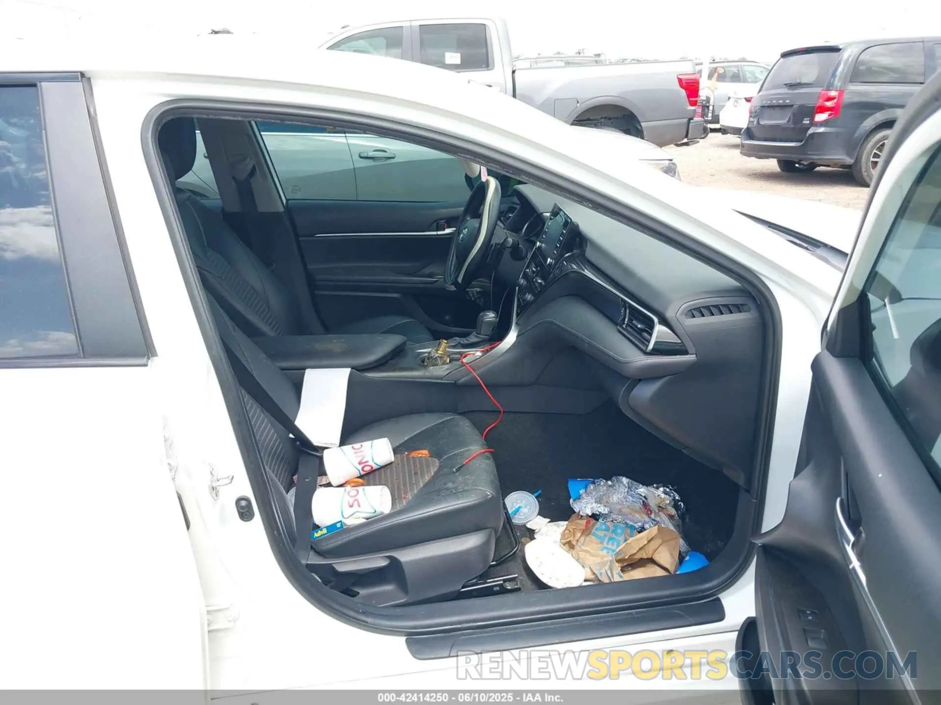 5 fotografías del automóvil dañado 4T1T11AKXMU494992 TOYOTA CAMRY 2021