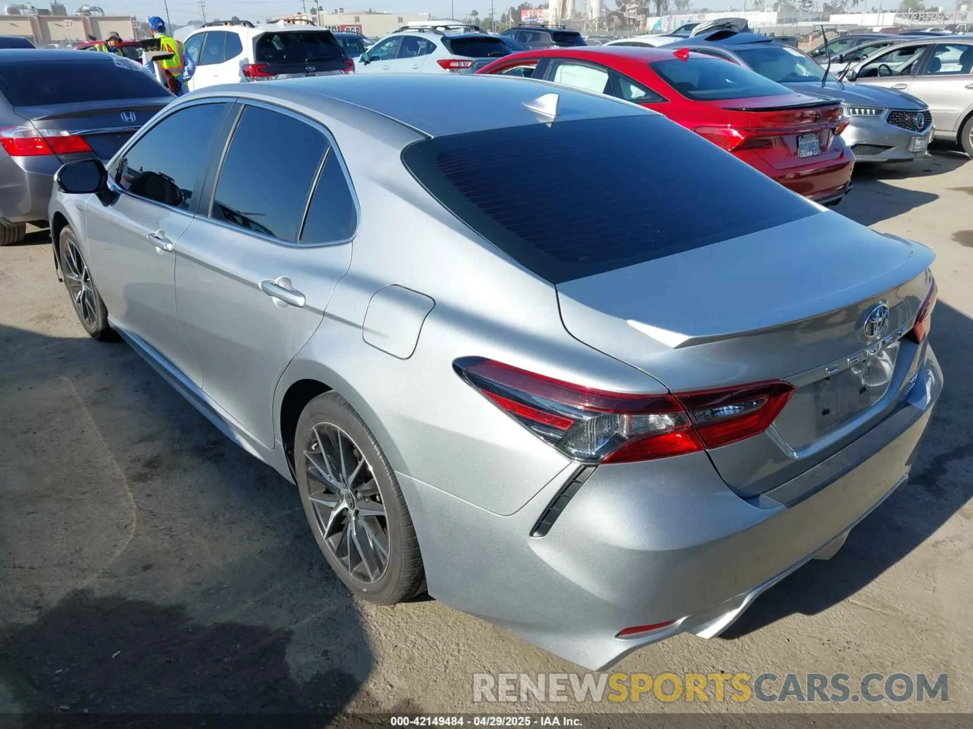 3 fotografías del automóvil dañado 4T1T11BK1MU041620 TOYOTA CAMRY 2021