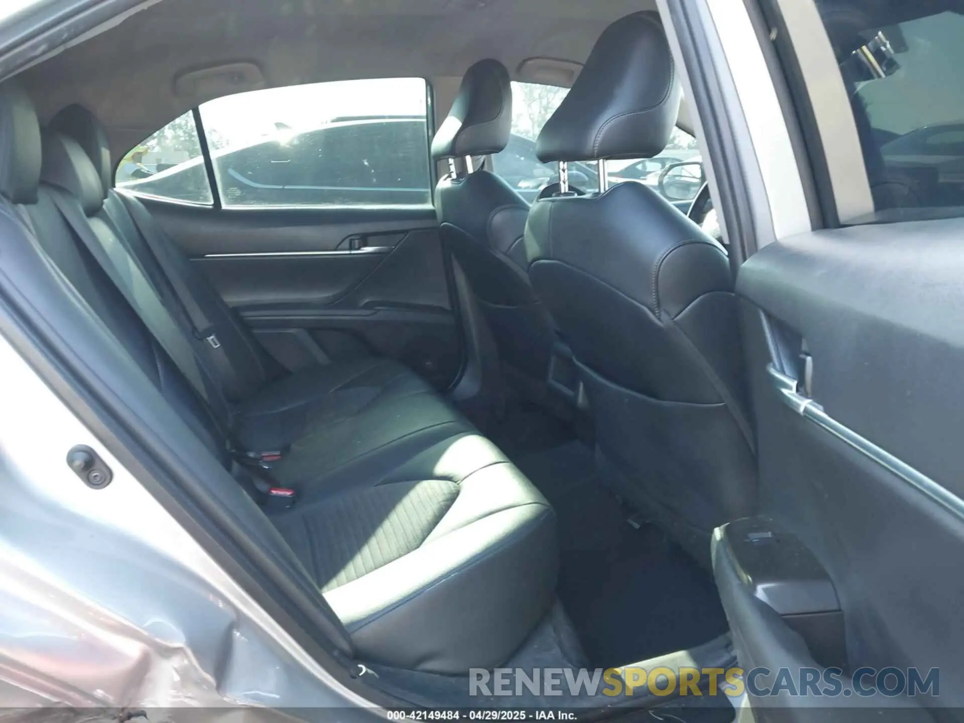 8 fotografías del automóvil dañado 4T1T11BK1MU041620 TOYOTA CAMRY 2021