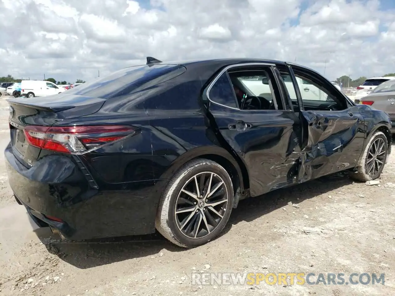 3 fotografías del automóvil dañado 4T1T11BK2MU021375 TOYOTA CAMRY 2021