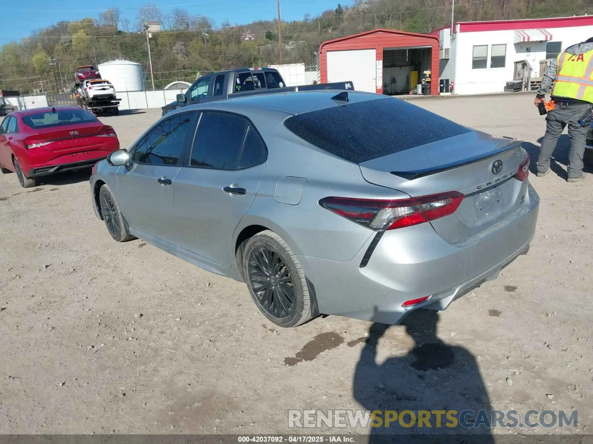 3 fotografías del automóvil dañado 4T1T11BK5MU028501 TOYOTA CAMRY 2021