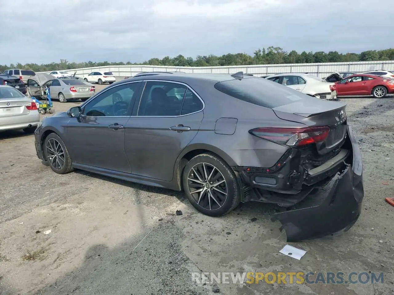 2 fotografías del automóvil dañado 4T1T11BK6MU034906 TOYOTA CAMRY 2021
