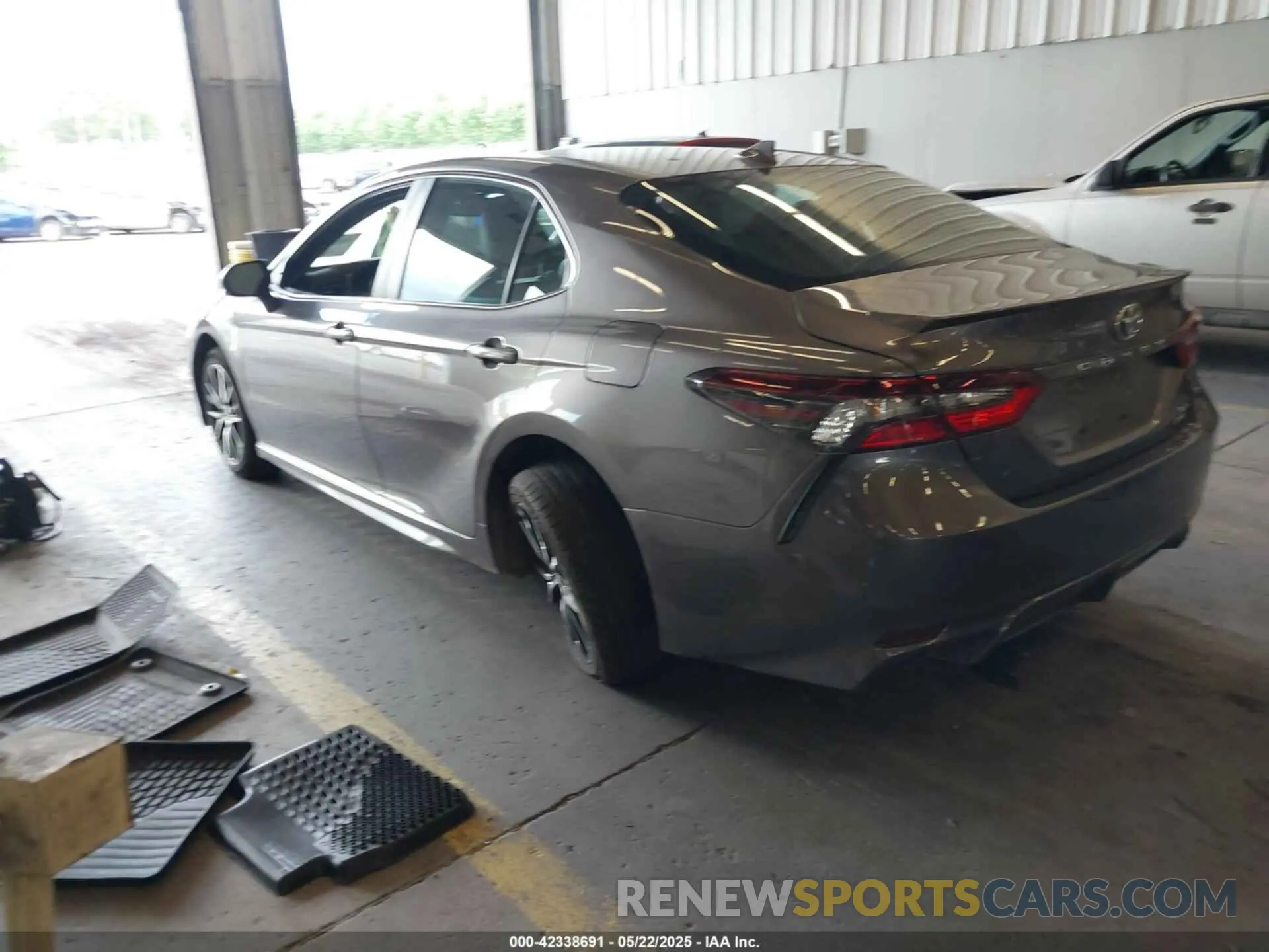 3 fotografías del automóvil dañado 4T1T11BK7MU044439 TOYOTA CAMRY 2021