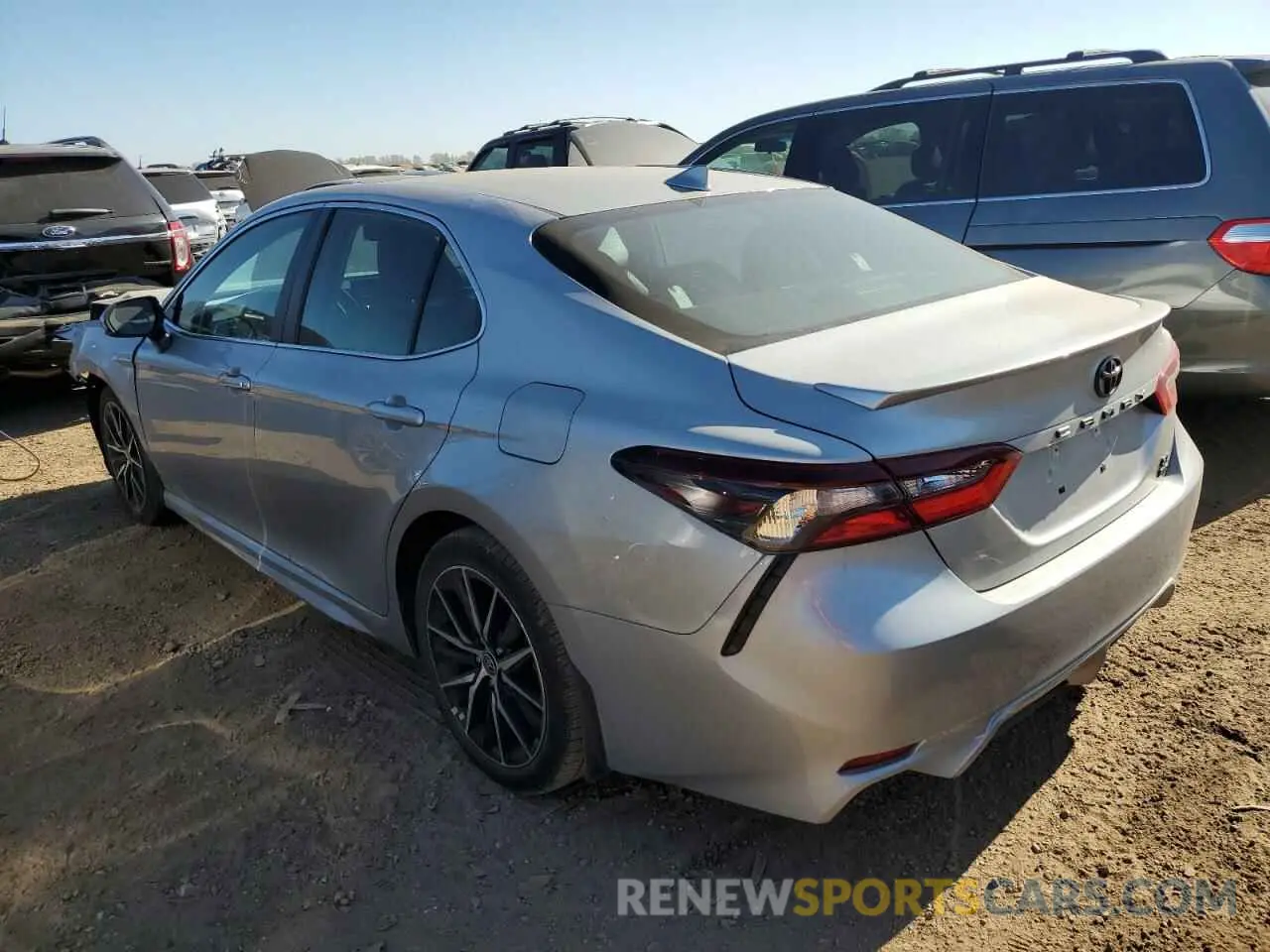 2 fotografías del automóvil dañado 4T1T11BKXMU031653 TOYOTA CAMRY 2021