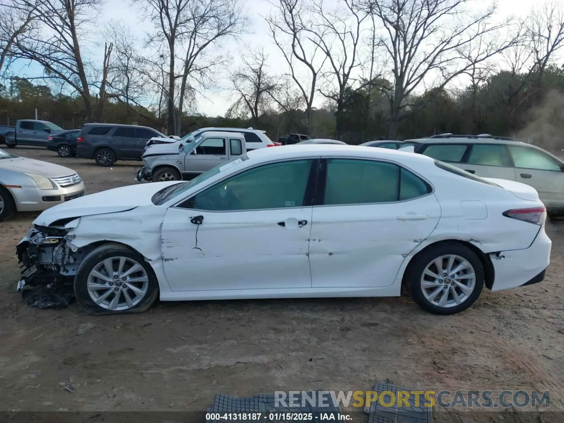 14 fotografías del automóvil dañado 4T1C11AK0NU063417 TOYOTA CAMRY 2022