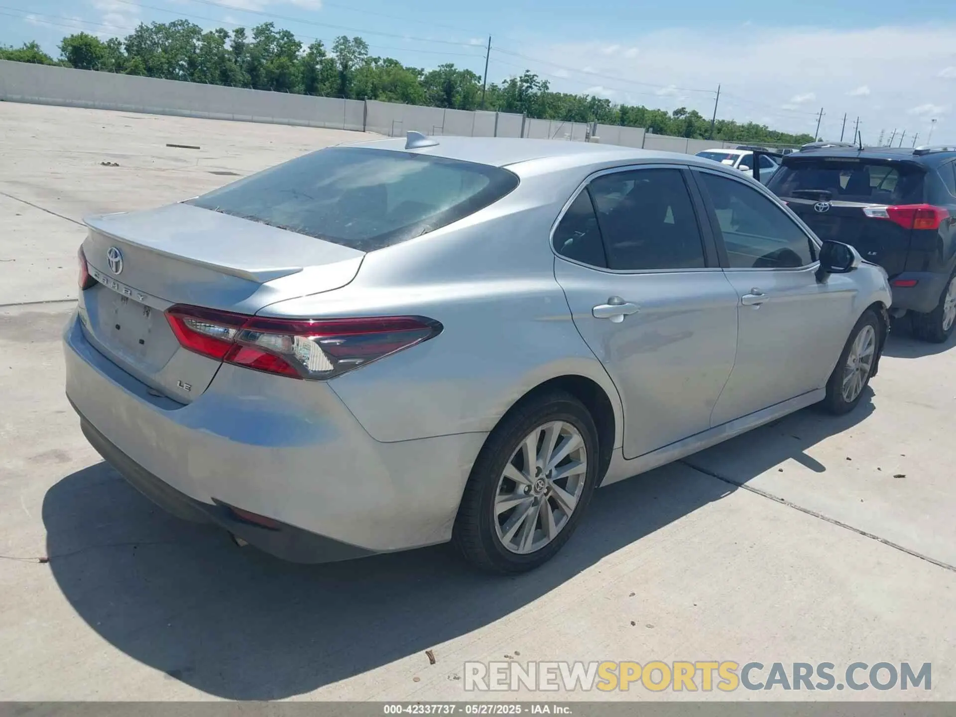 4 fotografías del automóvil dañado 4T1C11AK0NU627812 TOYOTA CAMRY 2022