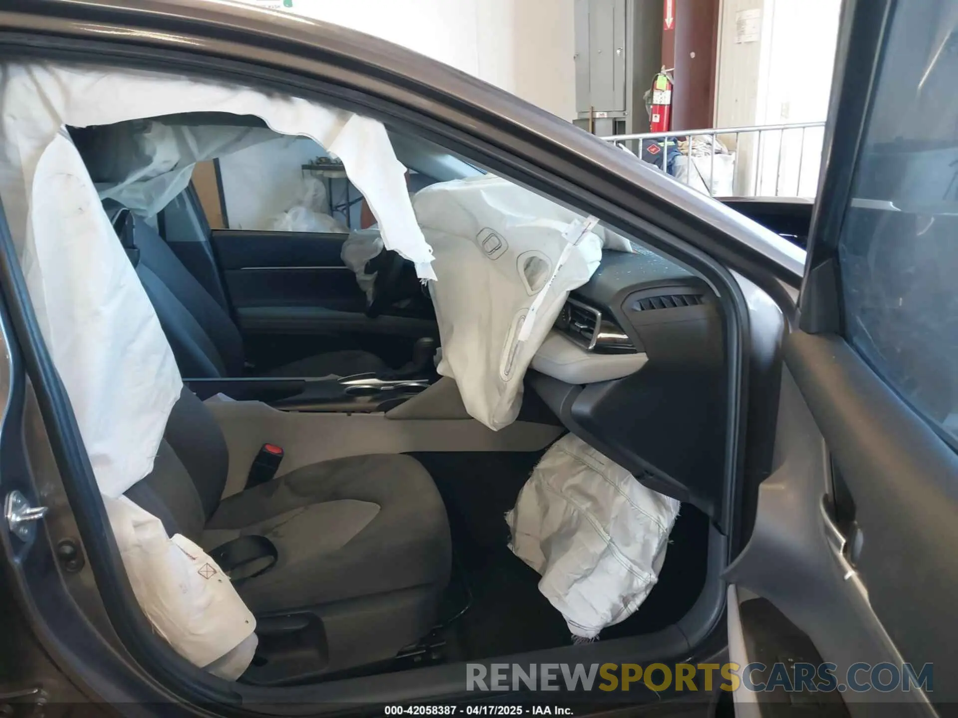 5 fotografías del automóvil dañado 4T1C11AK0NU652631 TOYOTA CAMRY 2022