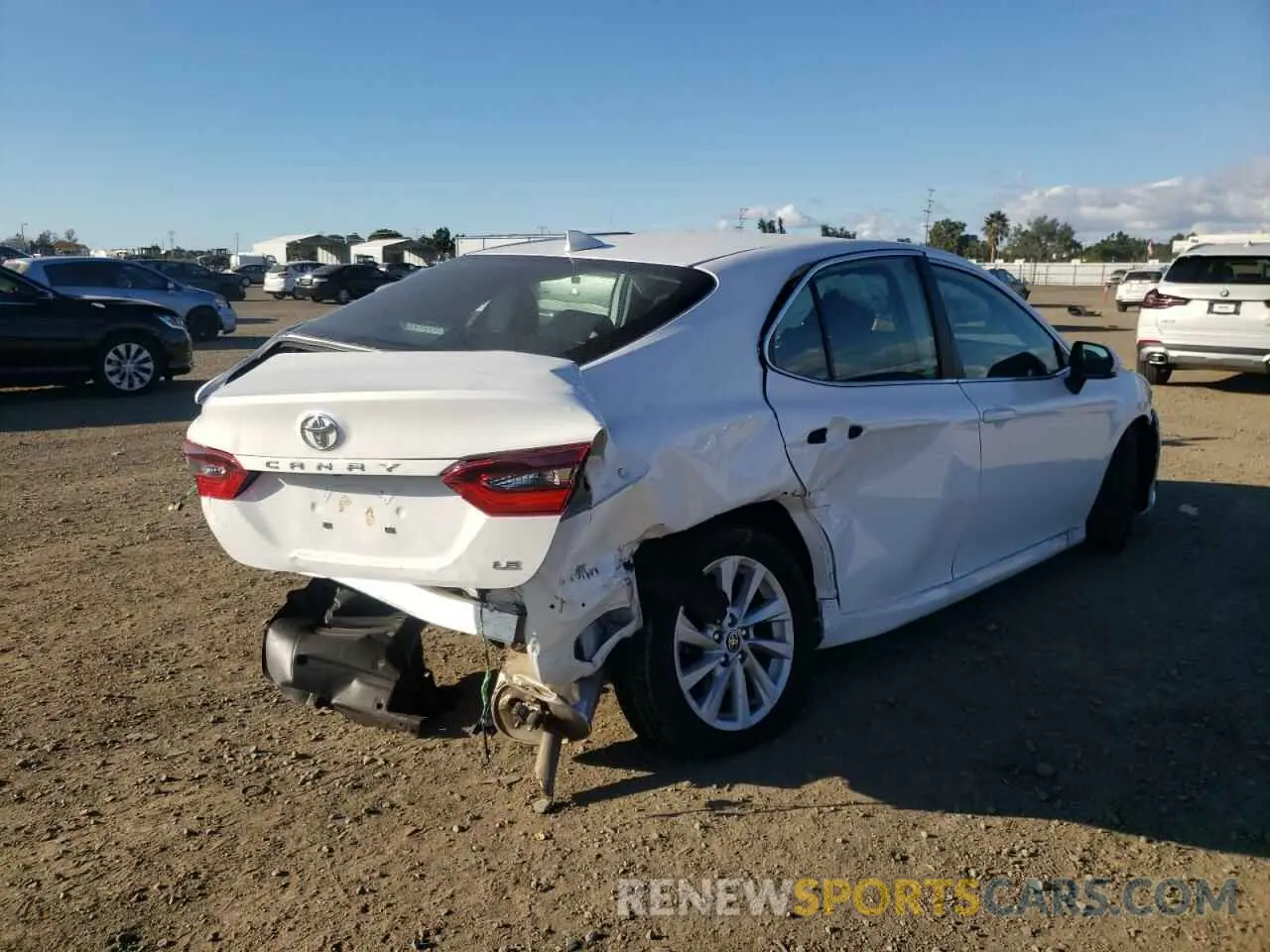 3 fotografías del automóvil dañado 4T1C11AK0NU673625 TOYOTA CAMRY 2022