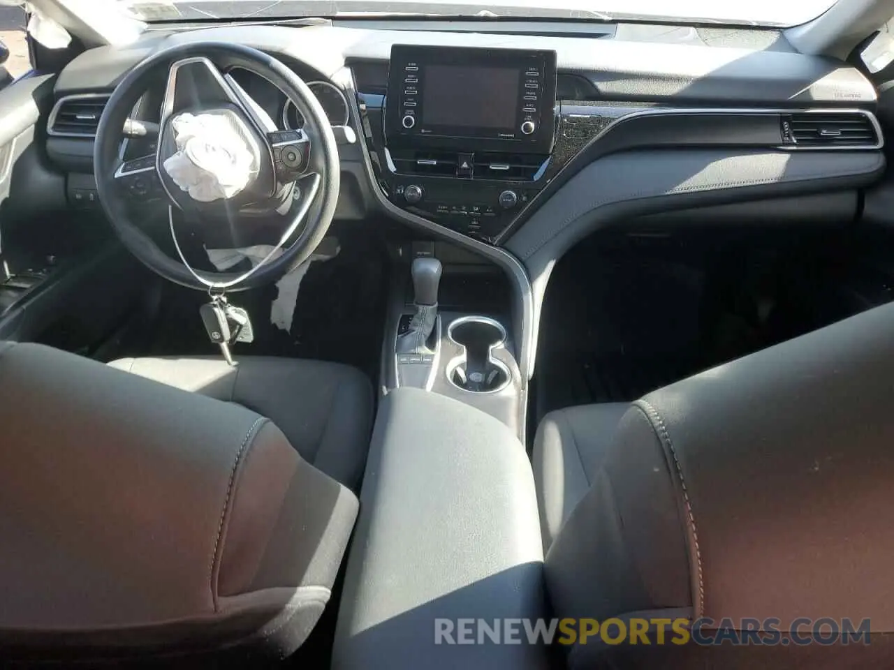 8 fotografías del automóvil dañado 4T1C11AK0NU680929 TOYOTA CAMRY 2022