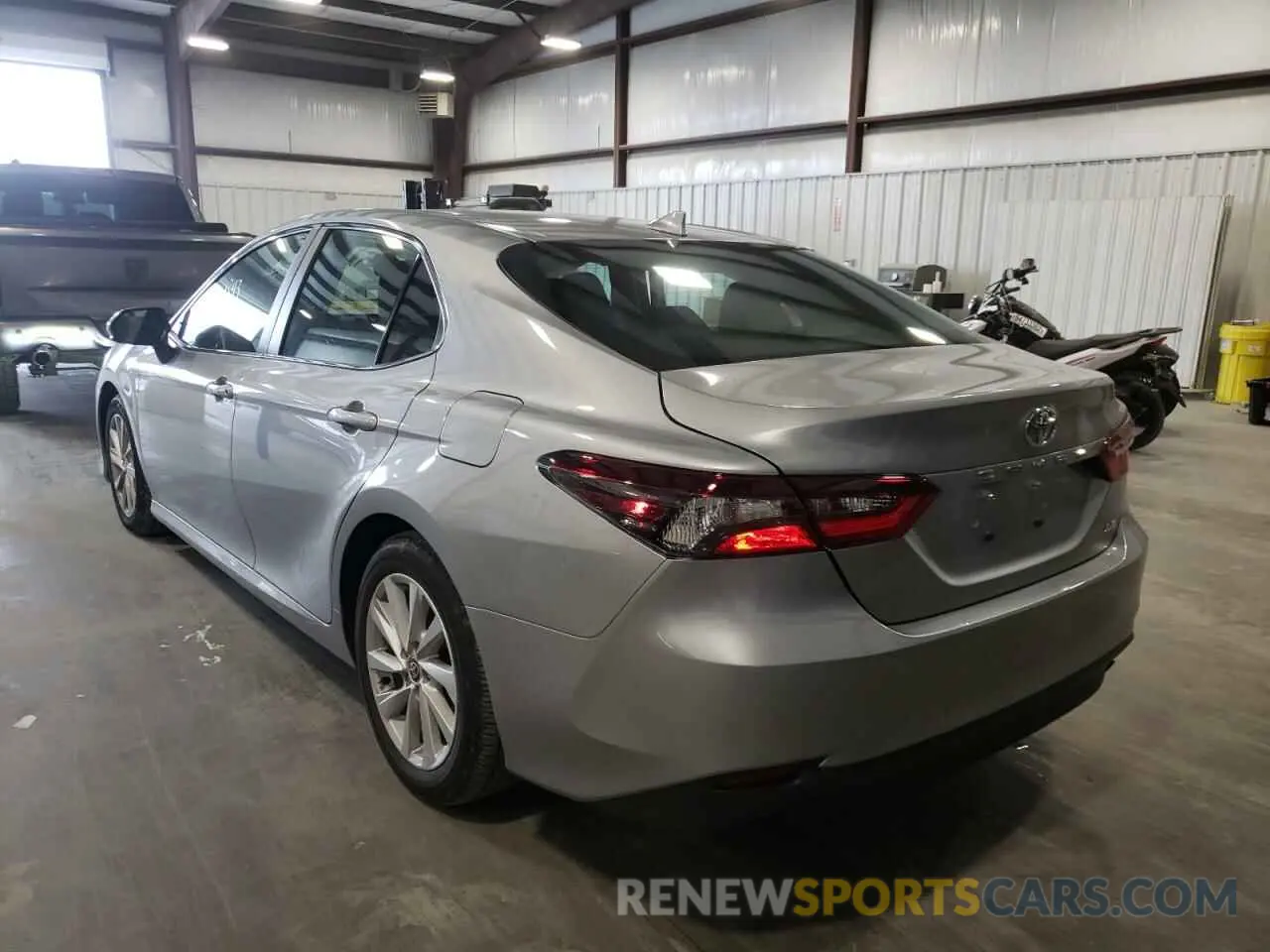 3 fotografías del automóvil dañado 4T1C11AK1NU048683 TOYOTA CAMRY 2022