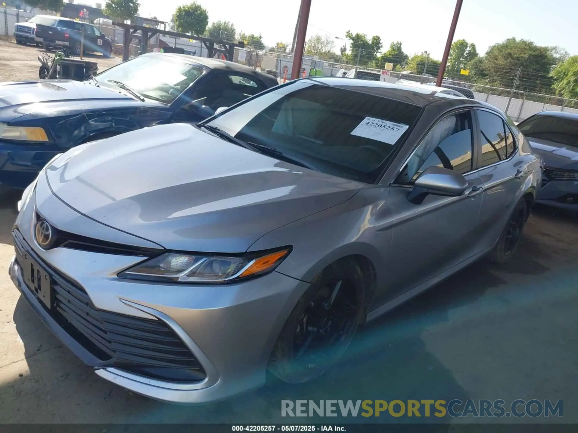 2 fotografías del automóvil dañado 4T1C11AK1NU621288 TOYOTA CAMRY 2022