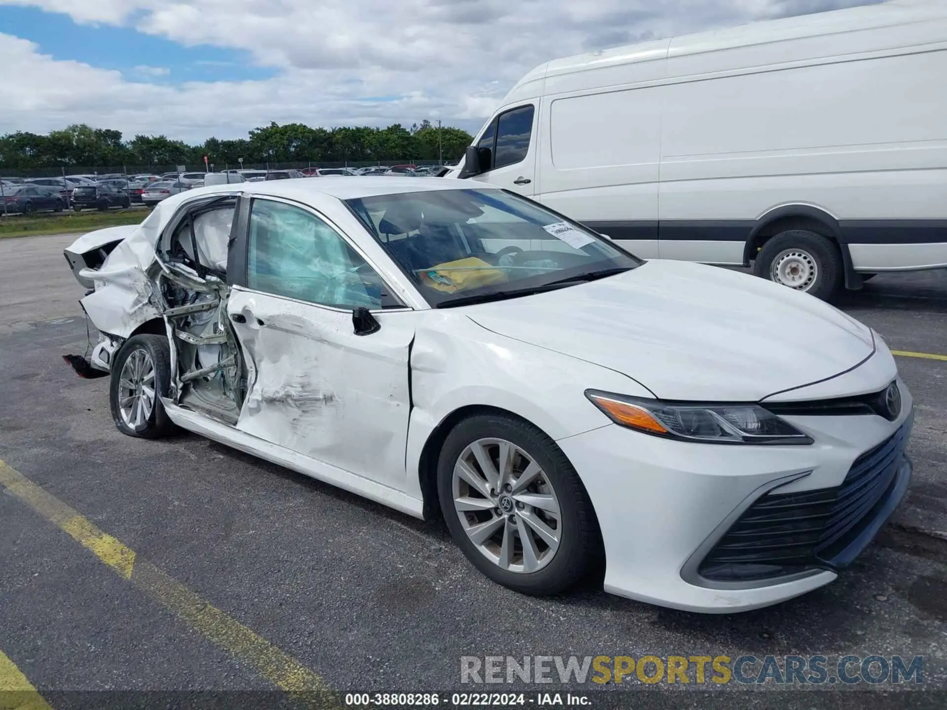 1 fotografías del automóvil dañado 4T1C11AK1NU642738 TOYOTA CAMRY 2022