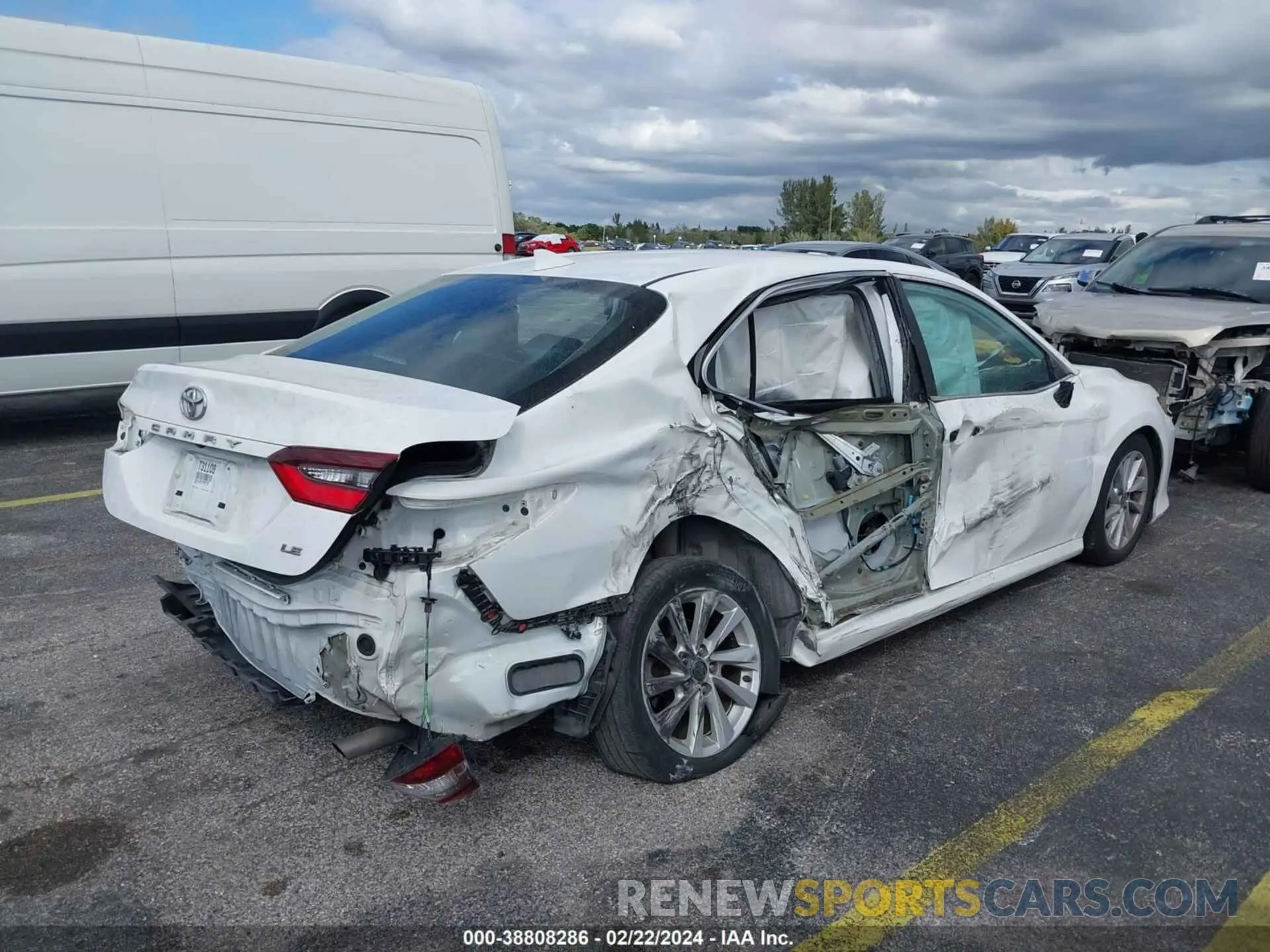 4 fotografías del automóvil dañado 4T1C11AK1NU642738 TOYOTA CAMRY 2022