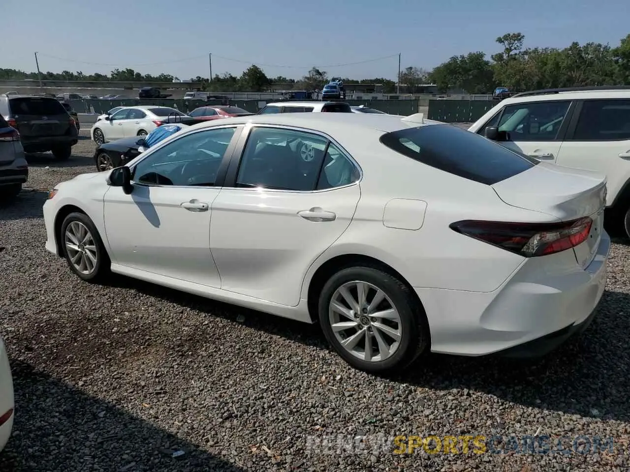 2 fotografías del automóvil dañado 4T1C11AK1NU652671 TOYOTA CAMRY 2022