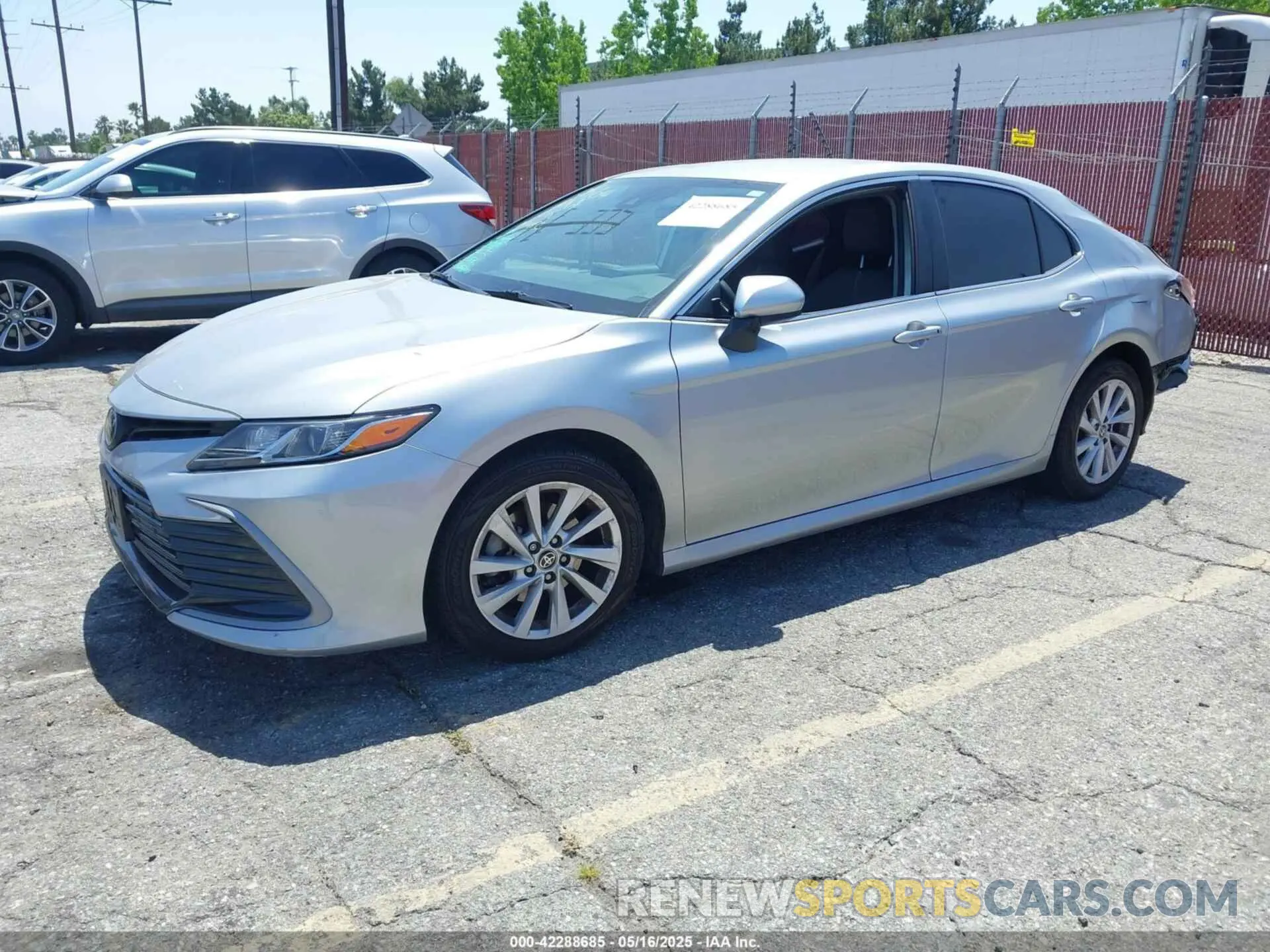 2 fotografías del automóvil dañado 4T1C11AK1NU707569 TOYOTA CAMRY 2022