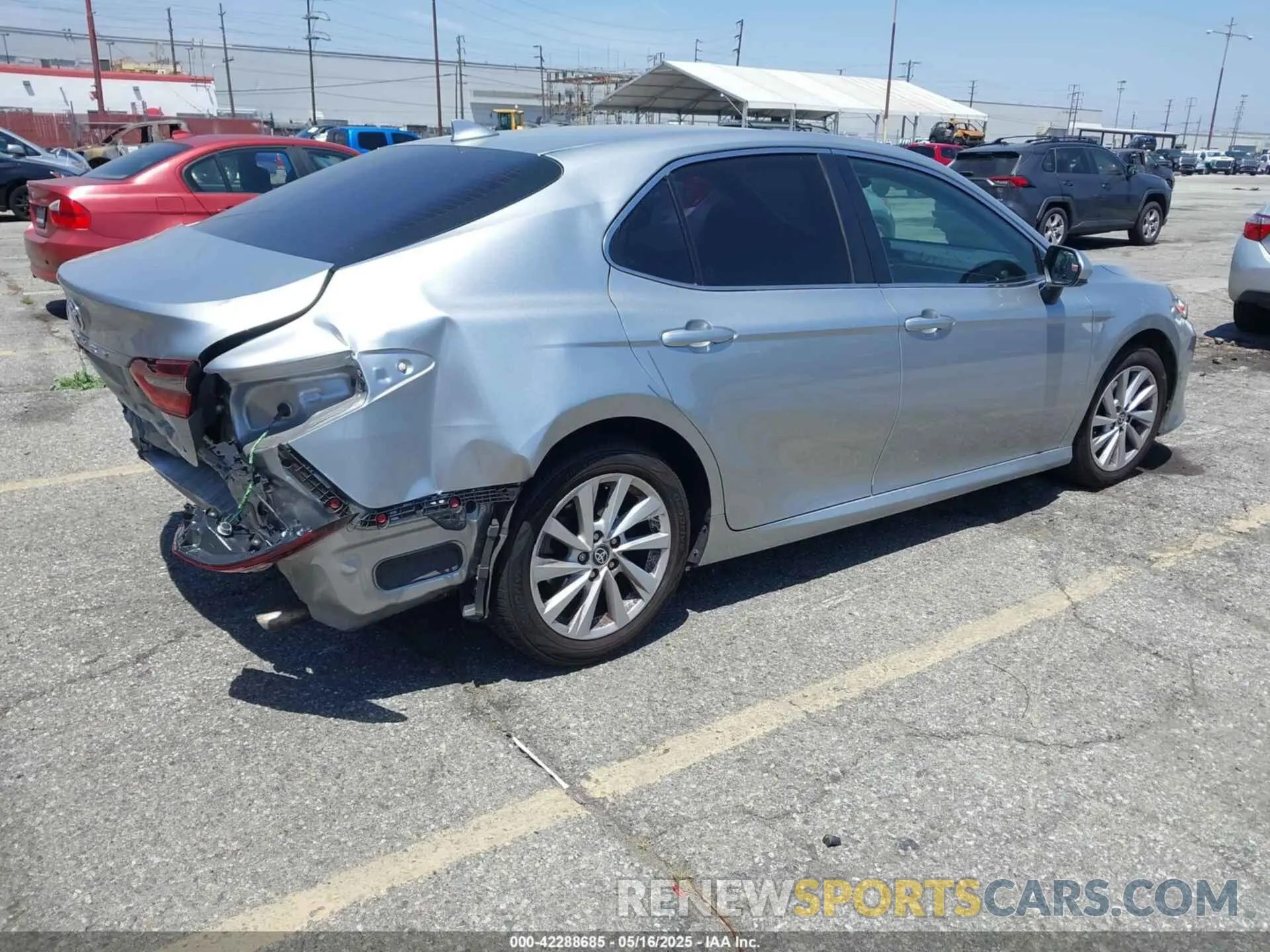 4 fotografías del automóvil dañado 4T1C11AK1NU707569 TOYOTA CAMRY 2022