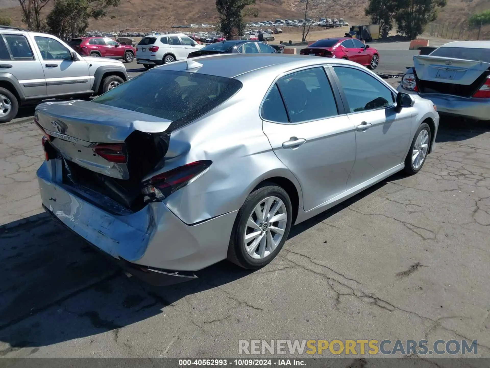 4 fotografías del automóvil dañado 4T1C11AK1NU708012 TOYOTA CAMRY 2022