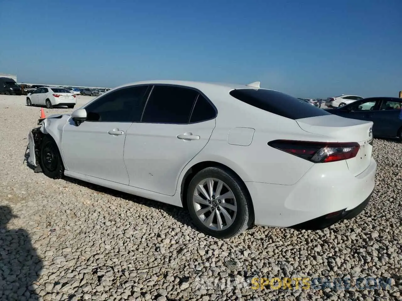 2 fotografías del automóvil dañado 4T1C11AK2NU679006 TOYOTA CAMRY 2022