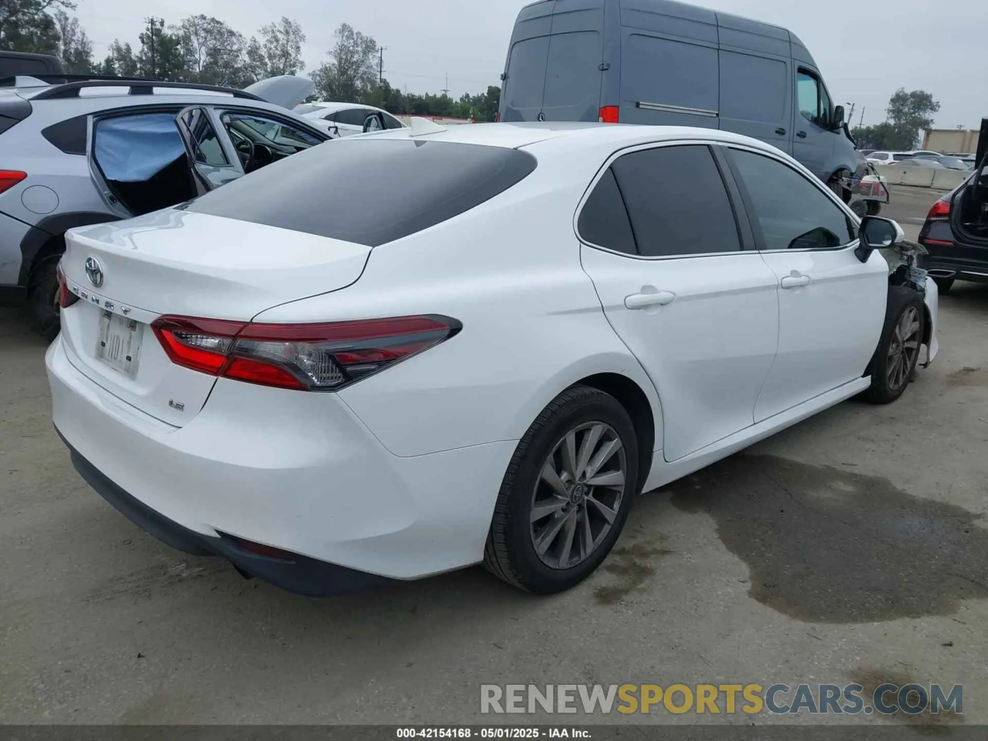 4 fotografías del automóvil dañado 4T1C11AK3NU625990 TOYOTA CAMRY 2022