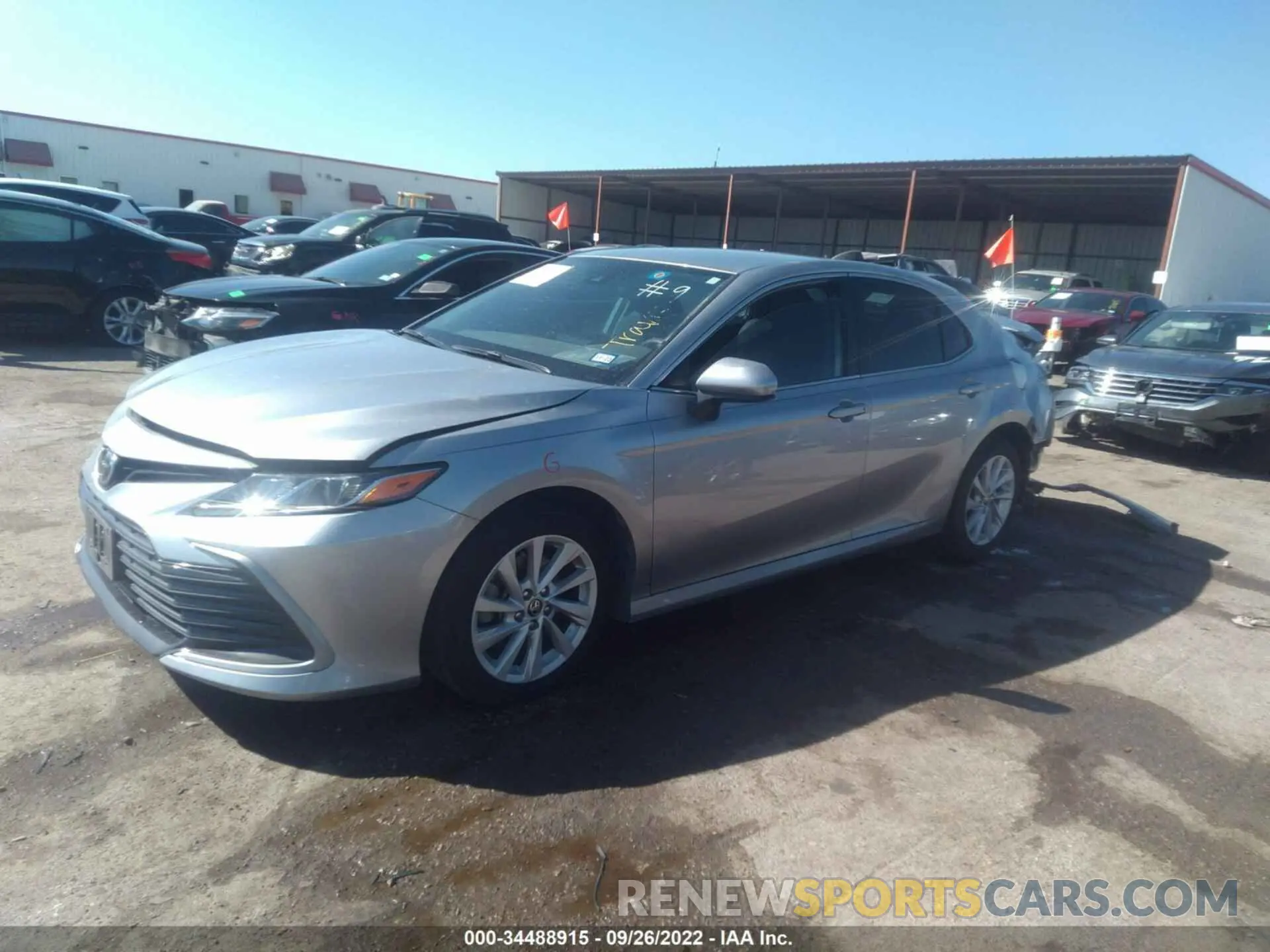 2 fotografías del automóvil dañado 4T1C11AK3NU637184 TOYOTA CAMRY 2022