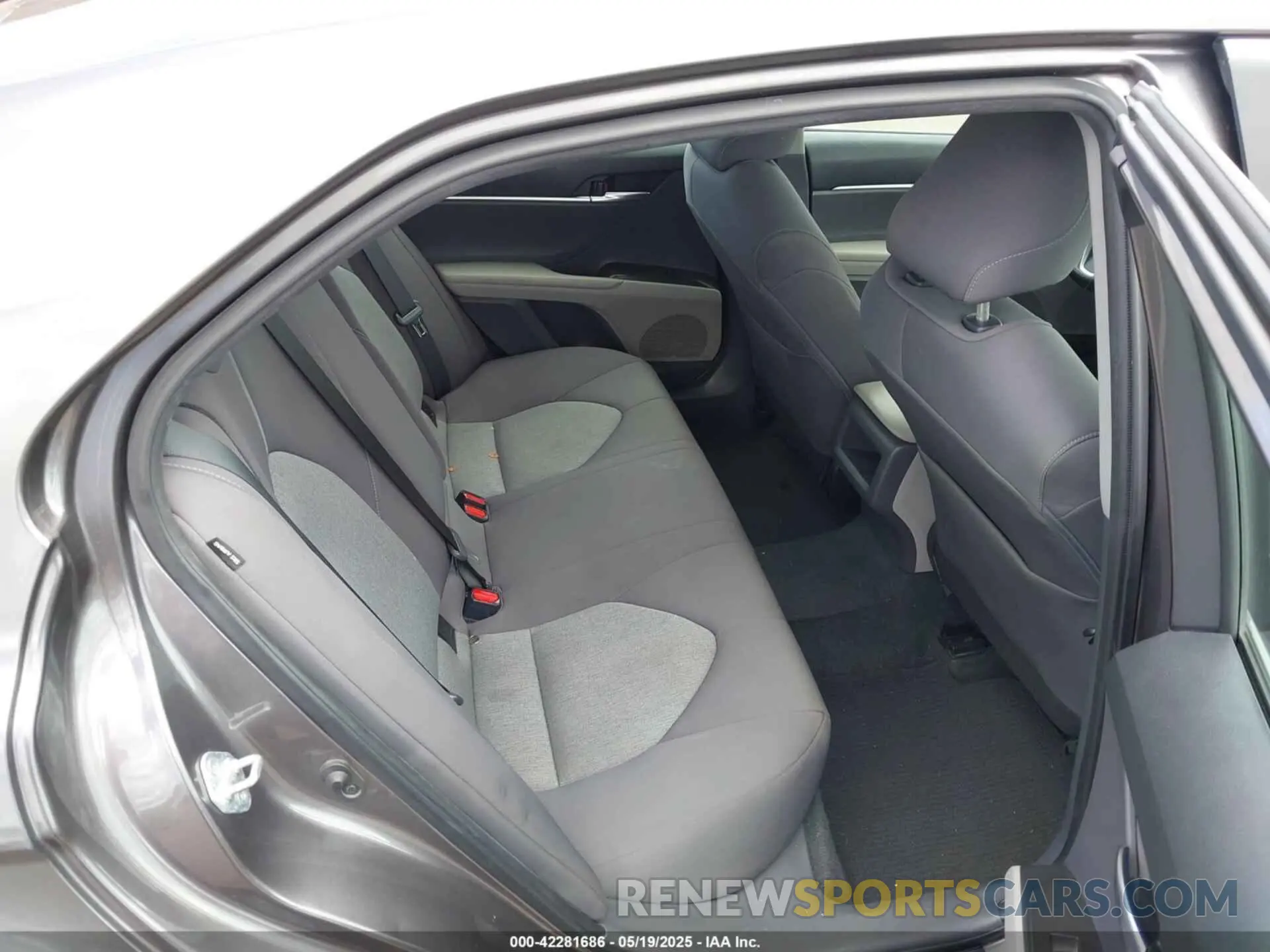8 fotografías del automóvil dañado 4T1C11AK3NU643163 TOYOTA CAMRY 2022