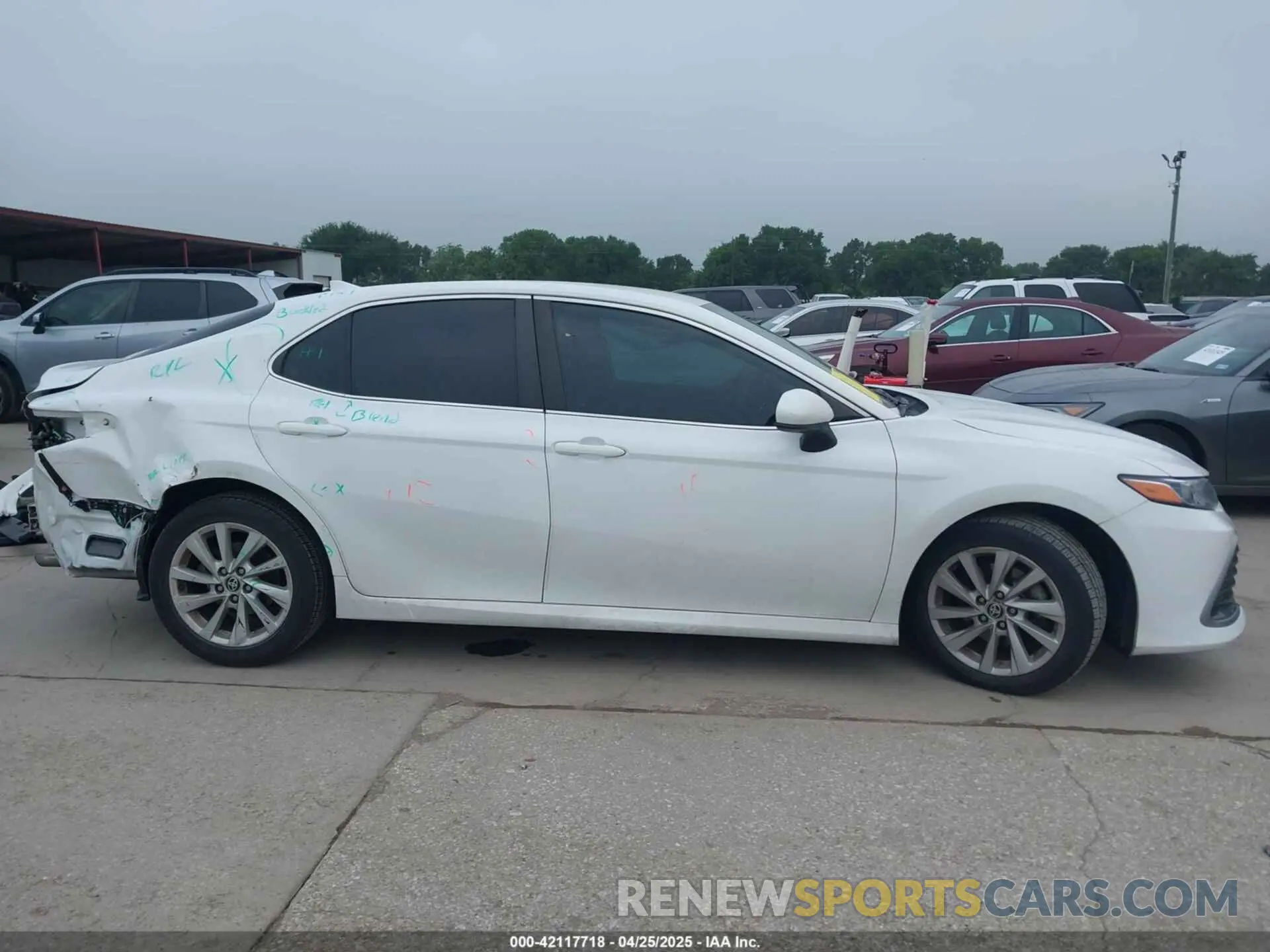 14 fotografías del automóvil dañado 4T1C11AK3NU651909 TOYOTA CAMRY 2022