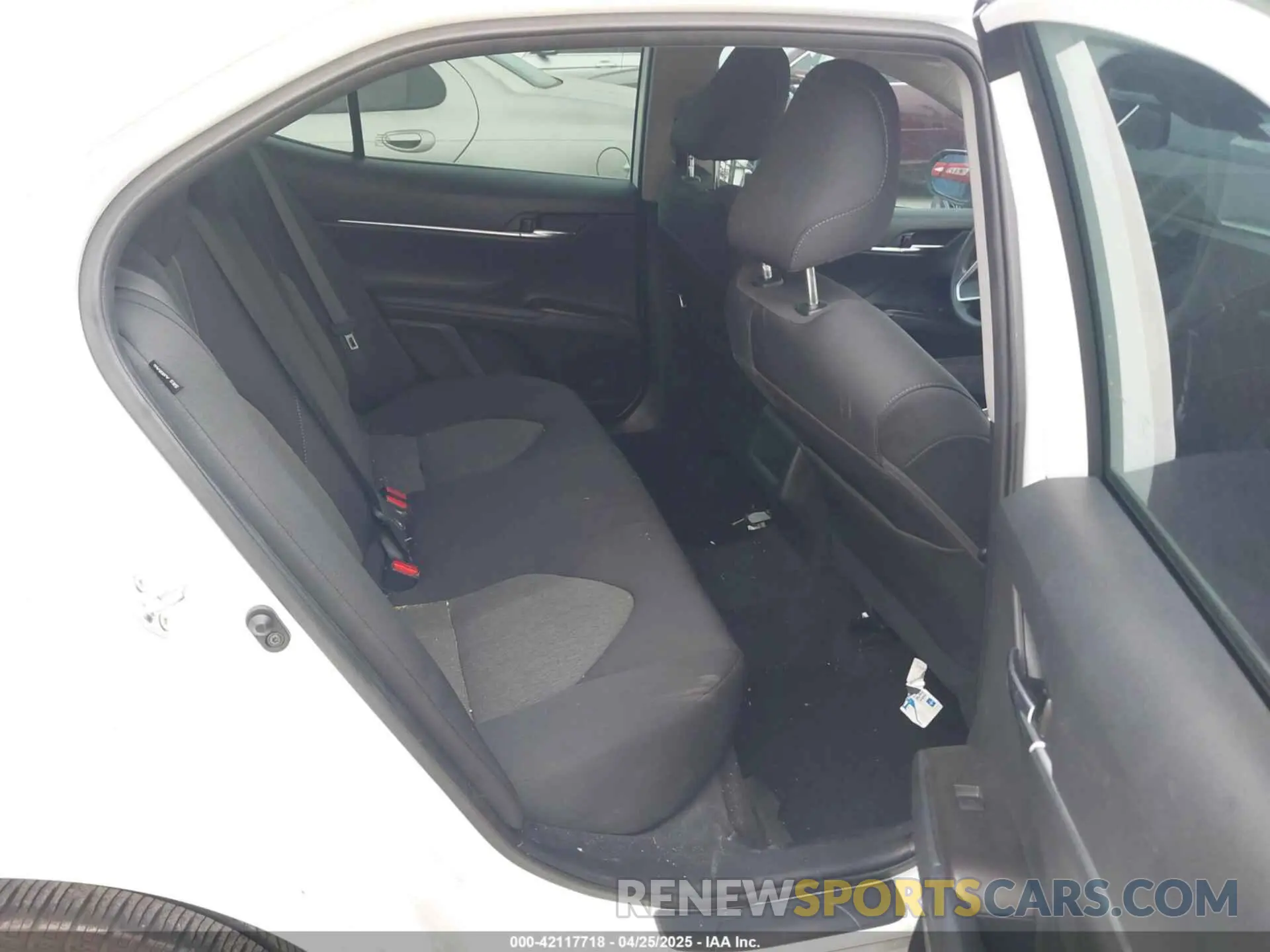 8 fotografías del automóvil dañado 4T1C11AK3NU651909 TOYOTA CAMRY 2022