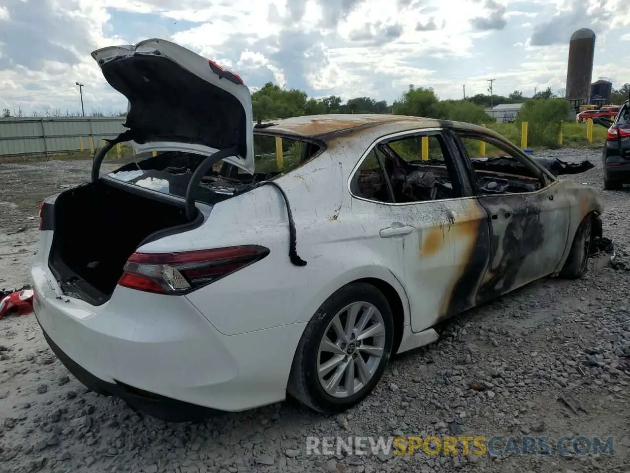 3 fotografías del automóvil dañado 4T1C11AK3NU673053 TOYOTA CAMRY 2022