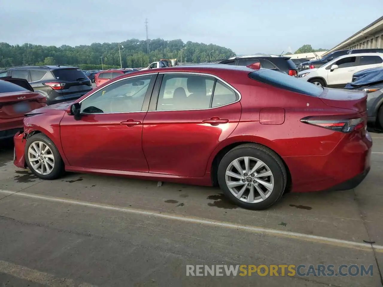 2 fotografías del automóvil dañado 4T1C11AK3NU678379 TOYOTA CAMRY 2022
