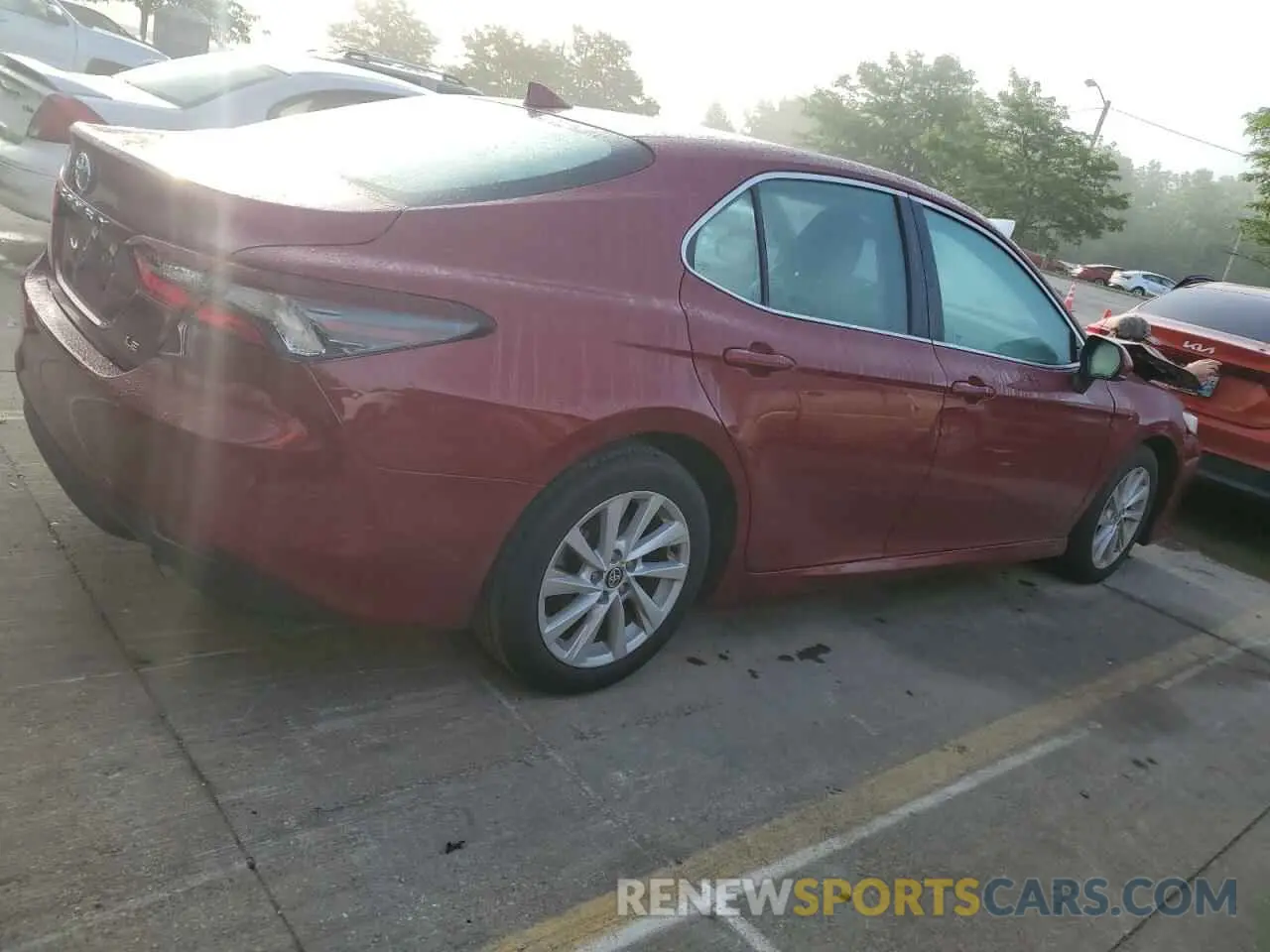 3 fotografías del automóvil dañado 4T1C11AK3NU678379 TOYOTA CAMRY 2022