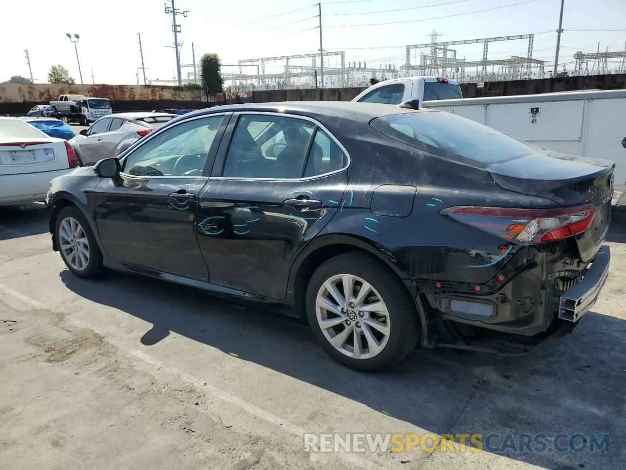 2 fotografías del automóvil dañado 4T1C11AK3NU712661 TOYOTA CAMRY 2022
