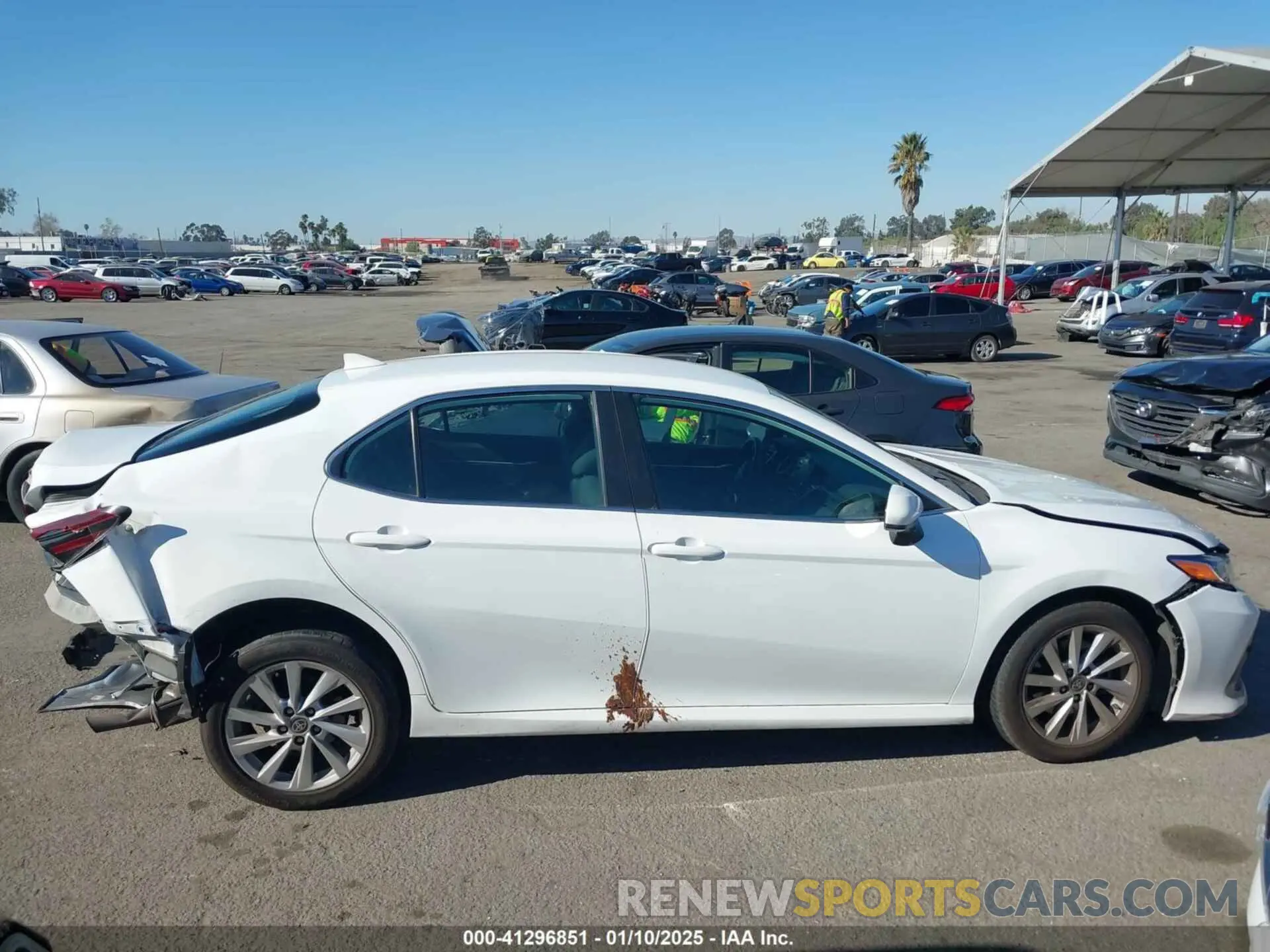 13 fotografías del automóvil dañado 4T1C11AK3NU715205 TOYOTA CAMRY 2022