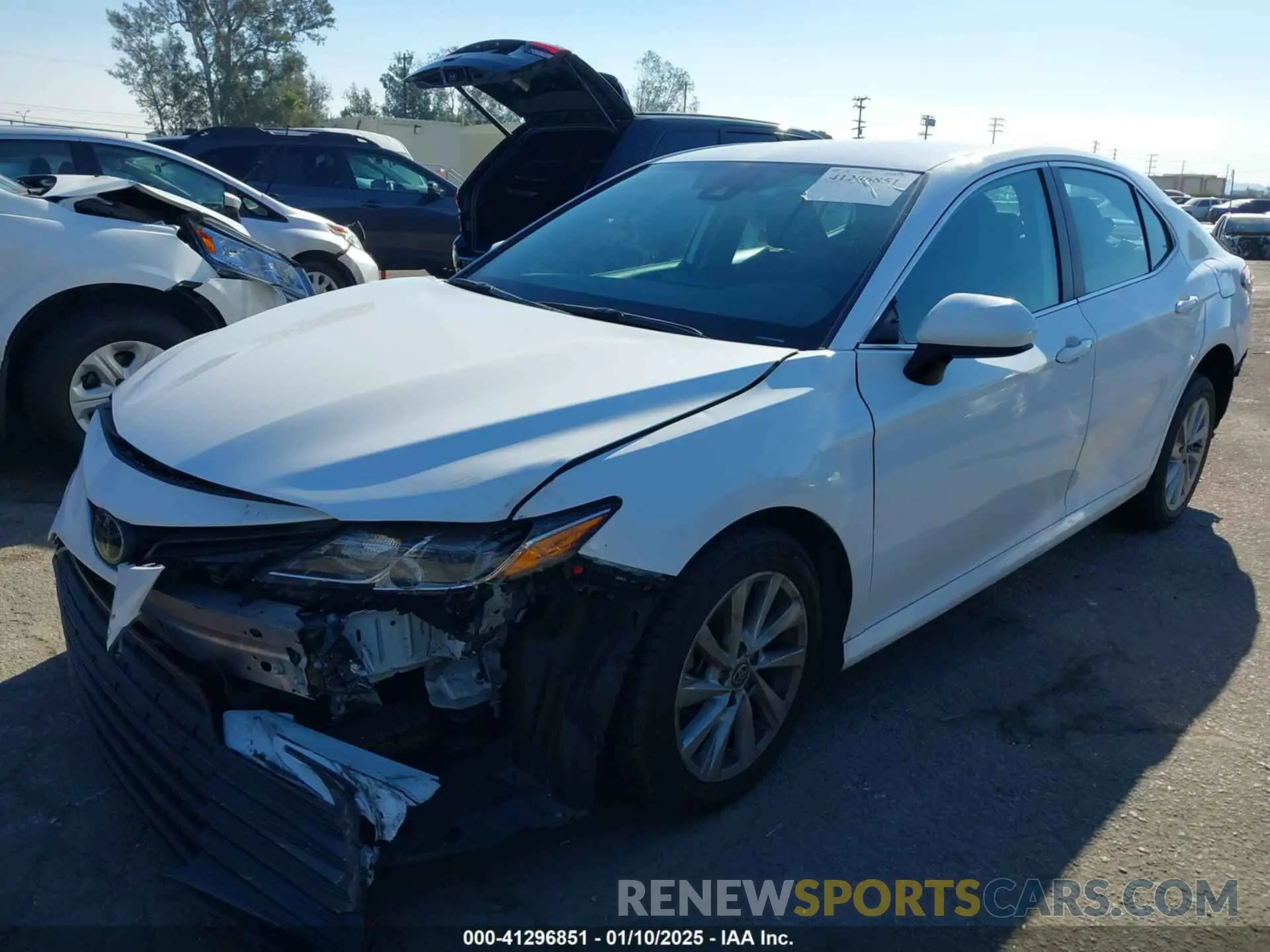 2 fotografías del automóvil dañado 4T1C11AK3NU715205 TOYOTA CAMRY 2022