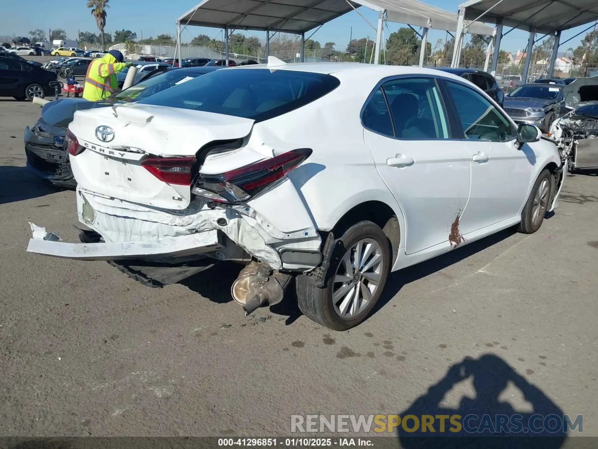 4 fotografías del automóvil dañado 4T1C11AK3NU715205 TOYOTA CAMRY 2022