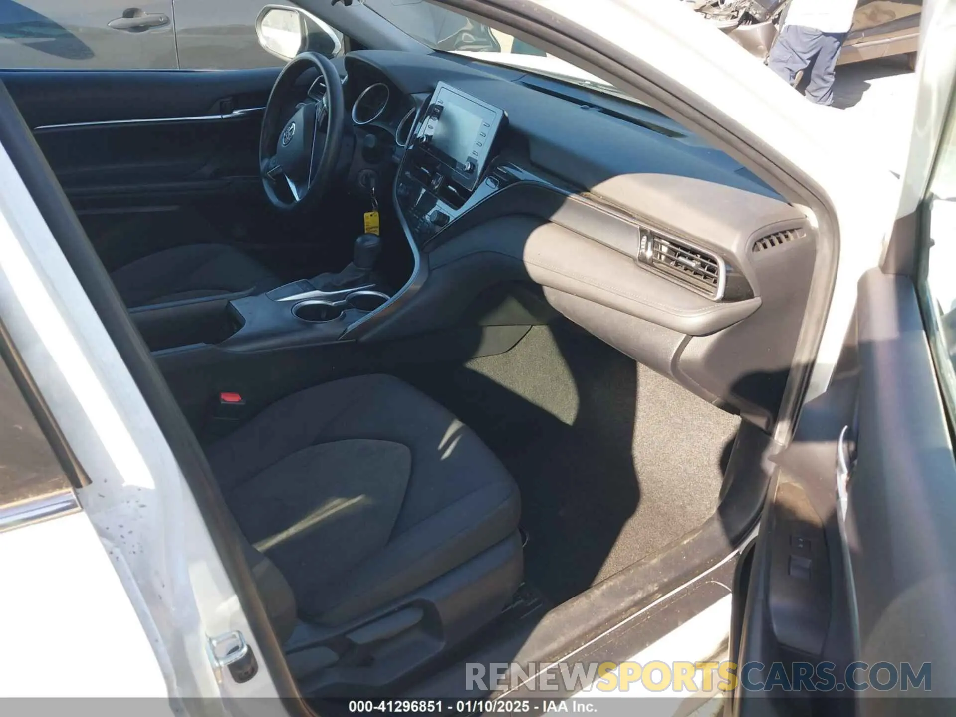 5 fotografías del automóvil dañado 4T1C11AK3NU715205 TOYOTA CAMRY 2022