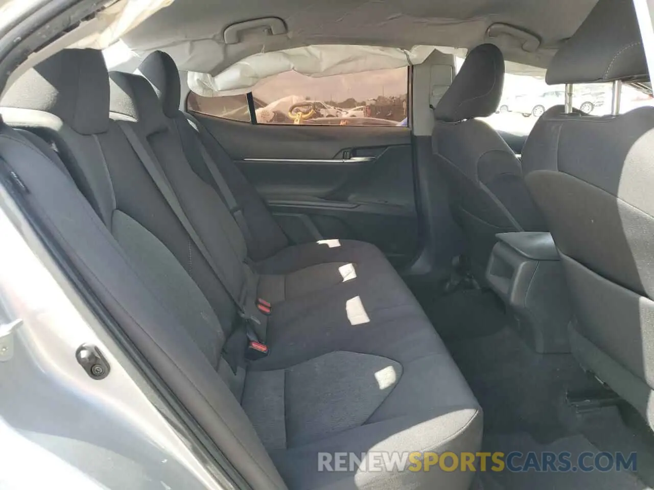 10 fotografías del automóvil dañado 4T1C11AK4NU031876 TOYOTA CAMRY 2022