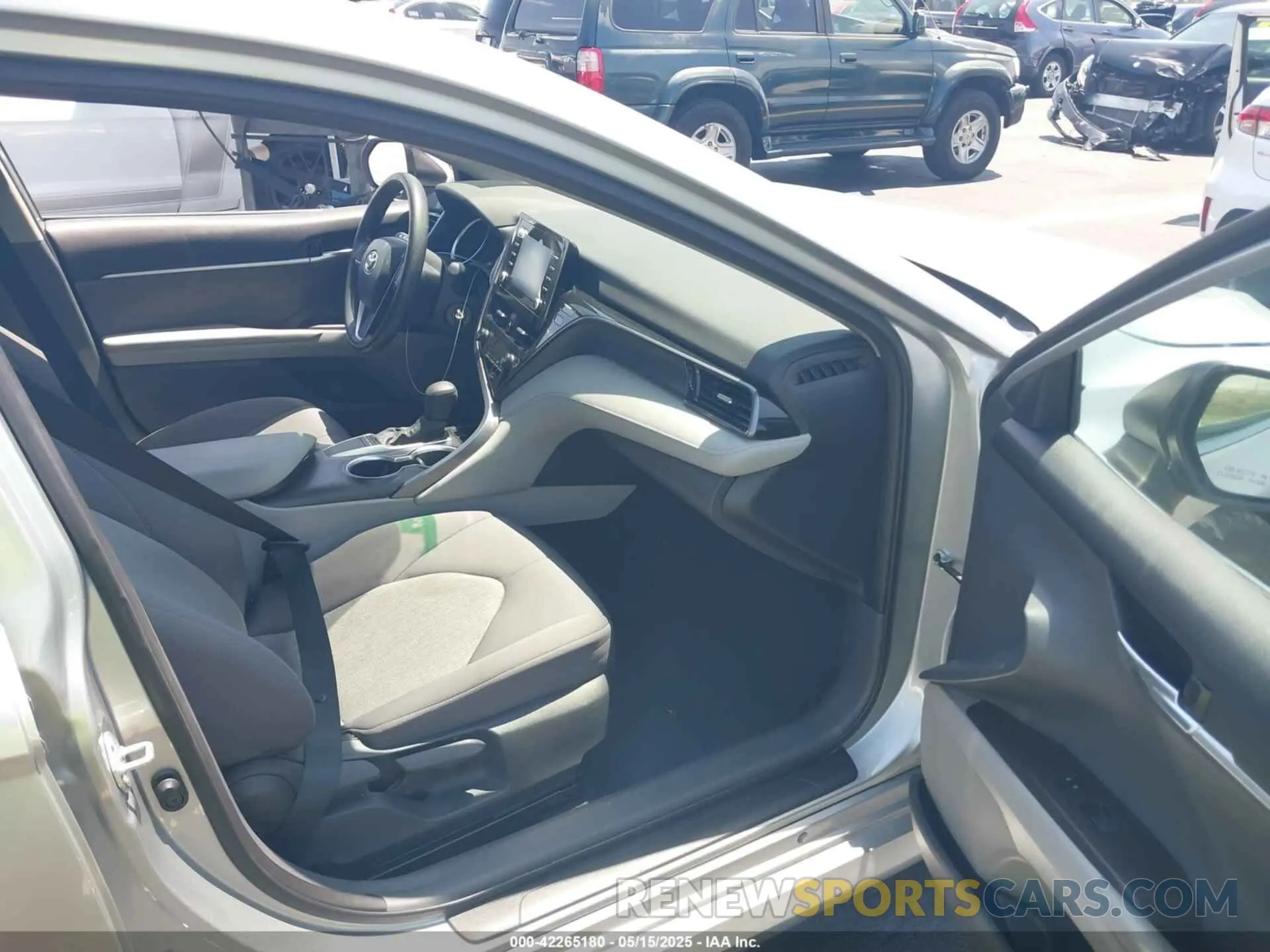 5 fotografías del automóvil dañado 4T1C11AK4NU044000 TOYOTA CAMRY 2022