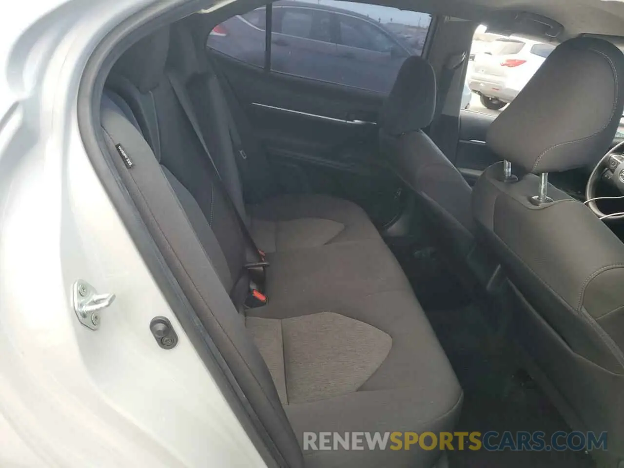 10 fotografías del automóvil dañado 4T1C11AK4NU067759 TOYOTA CAMRY 2022