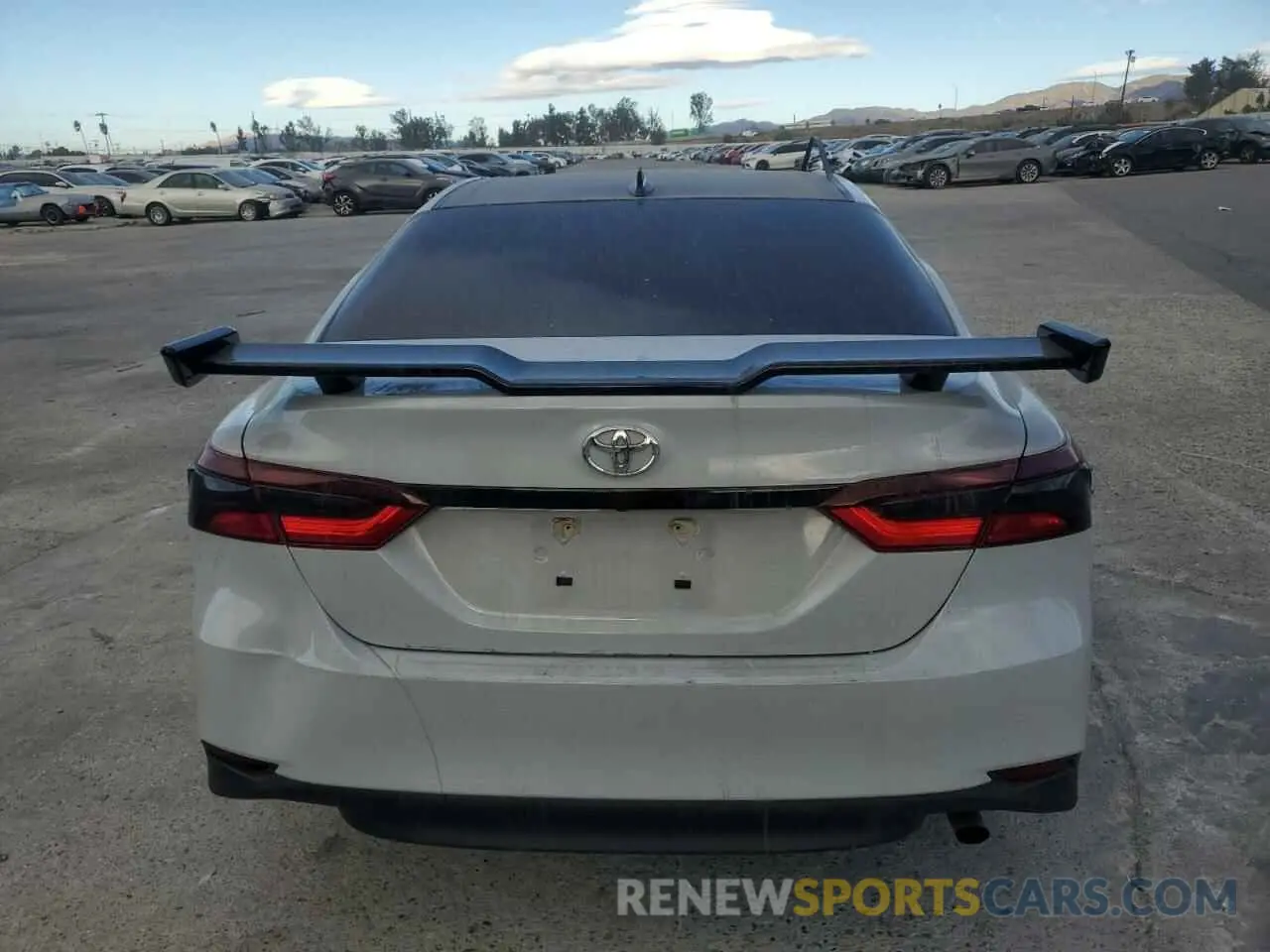 6 fotografías del automóvil dañado 4T1C11AK4NU067759 TOYOTA CAMRY 2022