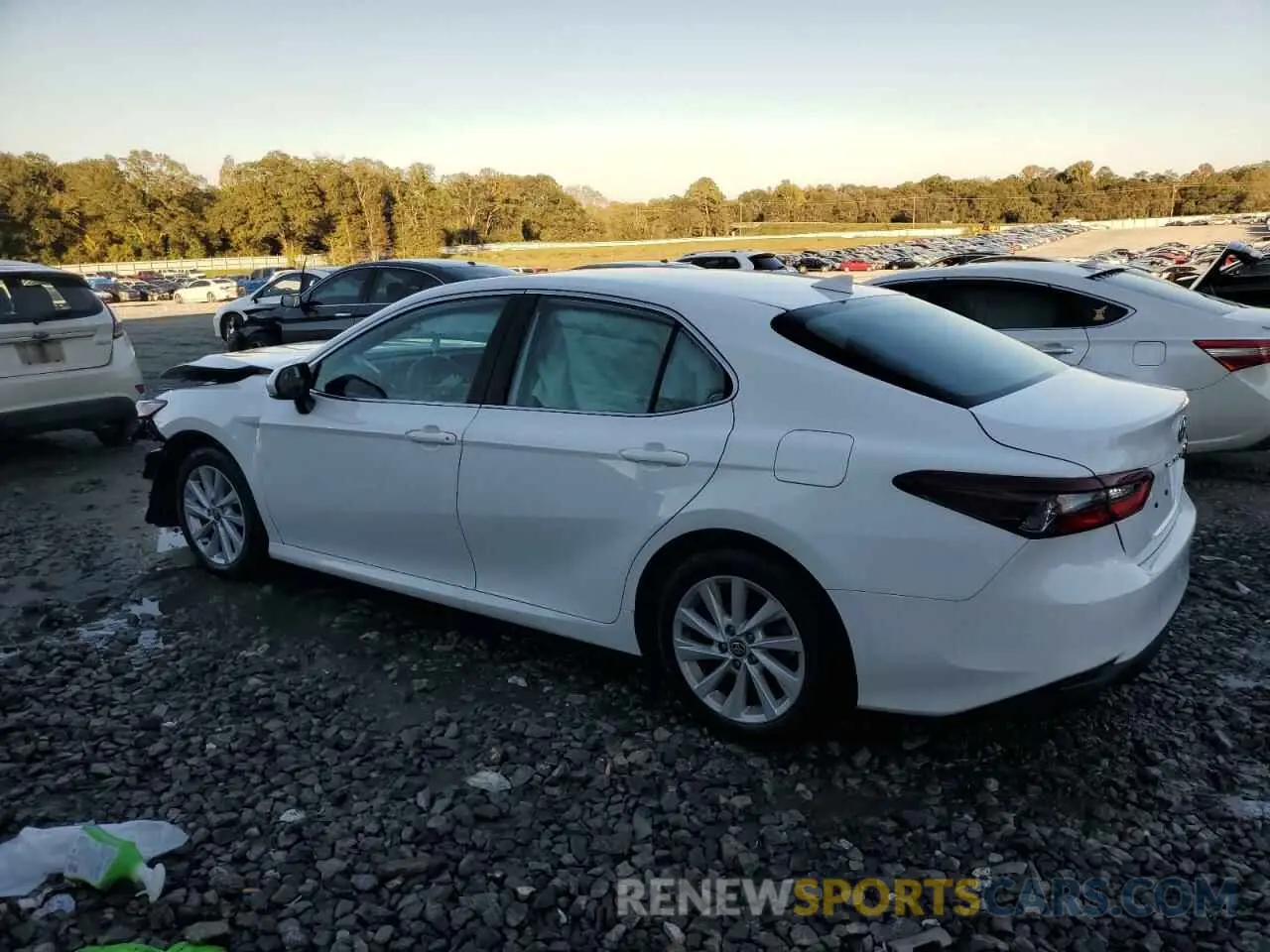 2 fotografías del automóvil dañado 4T1C11AK4NU071049 TOYOTA CAMRY 2022
