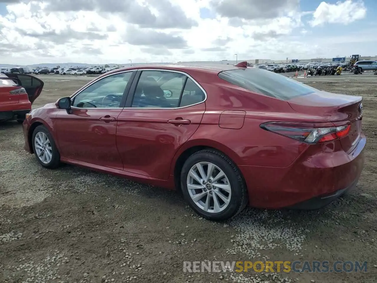 2 fotografías del automóvil dañado 4T1C11AK4NU499865 TOYOTA CAMRY 2022
