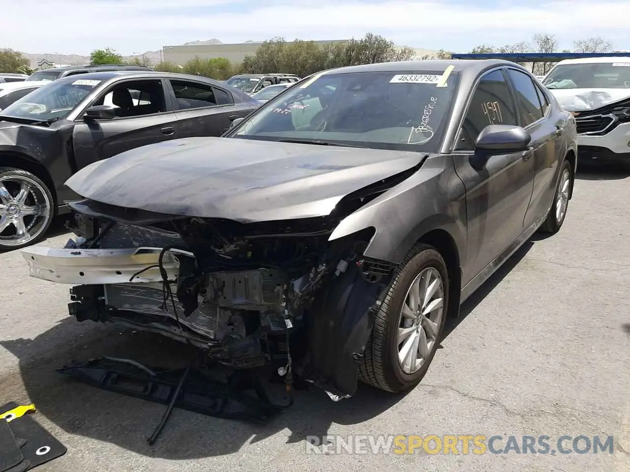 2 fotografías del automóvil dañado 4T1C11AK4NU646069 TOYOTA CAMRY 2022