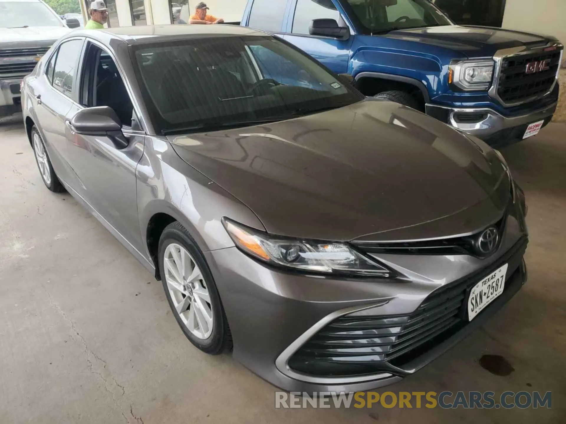 4 fotografías del automóvil dañado 4T1C11AK4NU678973 TOYOTA CAMRY 2022