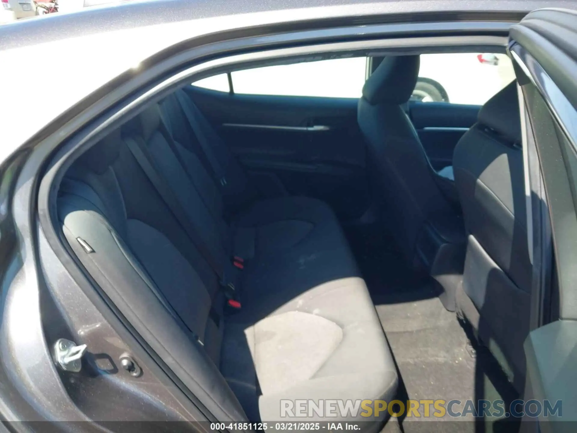 8 fotografías del automóvil dañado 4T1C11AK4NU696597 TOYOTA CAMRY 2022