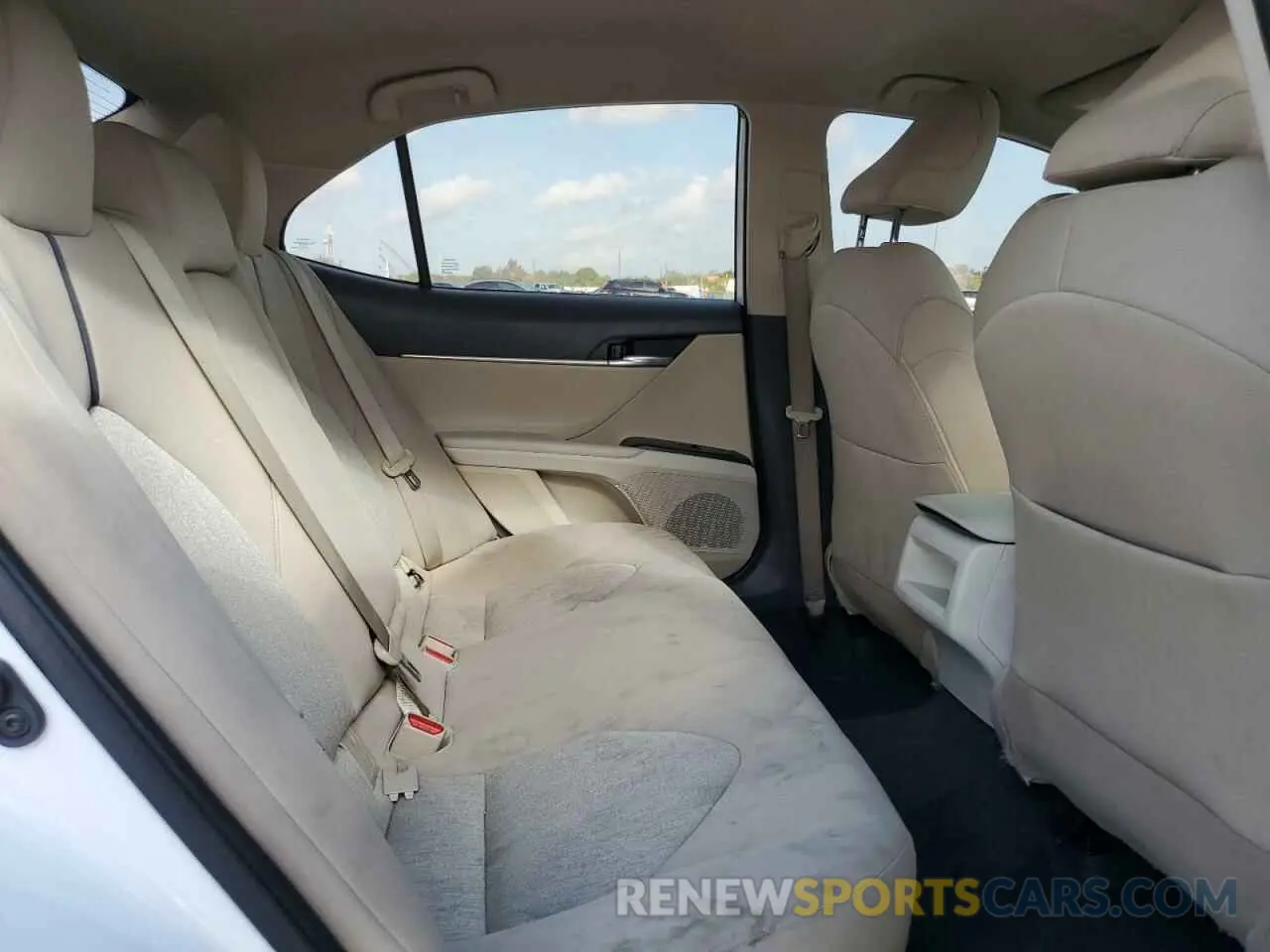 10 fotografías del automóvil dañado 4T1C11AK4NU702835 TOYOTA CAMRY 2022