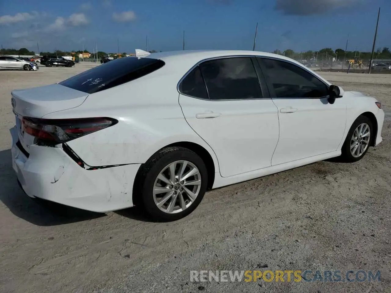 3 fotografías del automóvil dañado 4T1C11AK4NU702835 TOYOTA CAMRY 2022